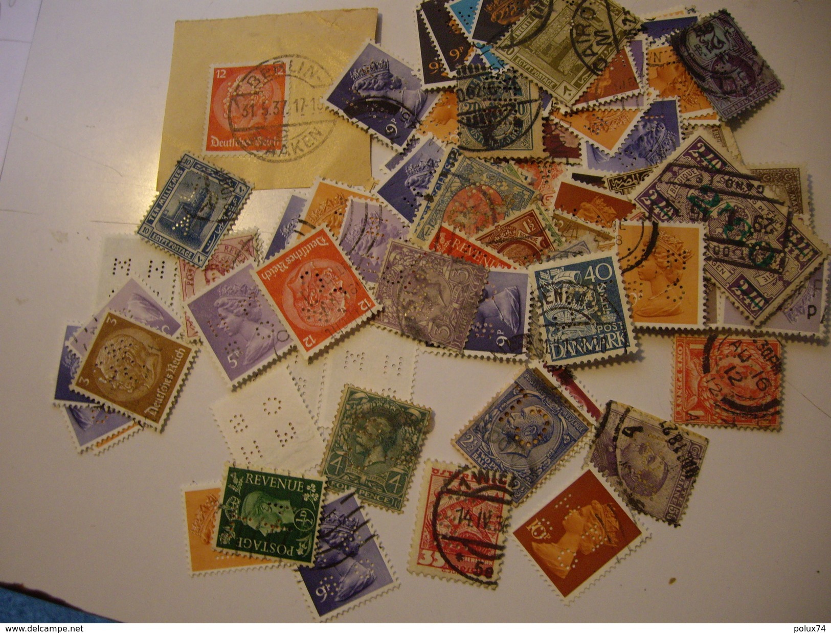 Perfin Perforé  Monde 113 Timbres - Collections (without Album)