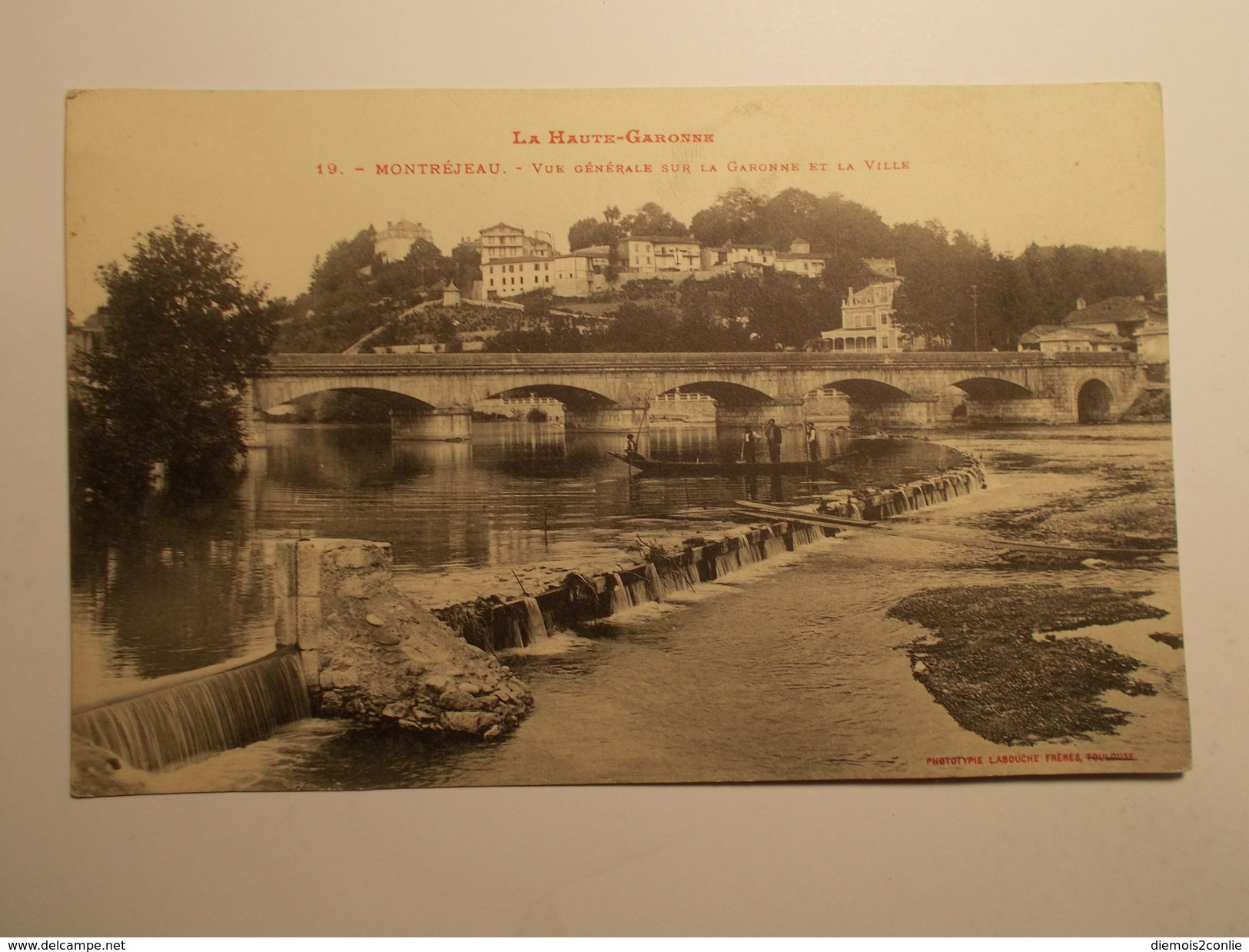 Carte Postale -  MONTREJEAU (31) - Vue Générale Sur La Garonne Et La Ville (302/130) - Montréjeau