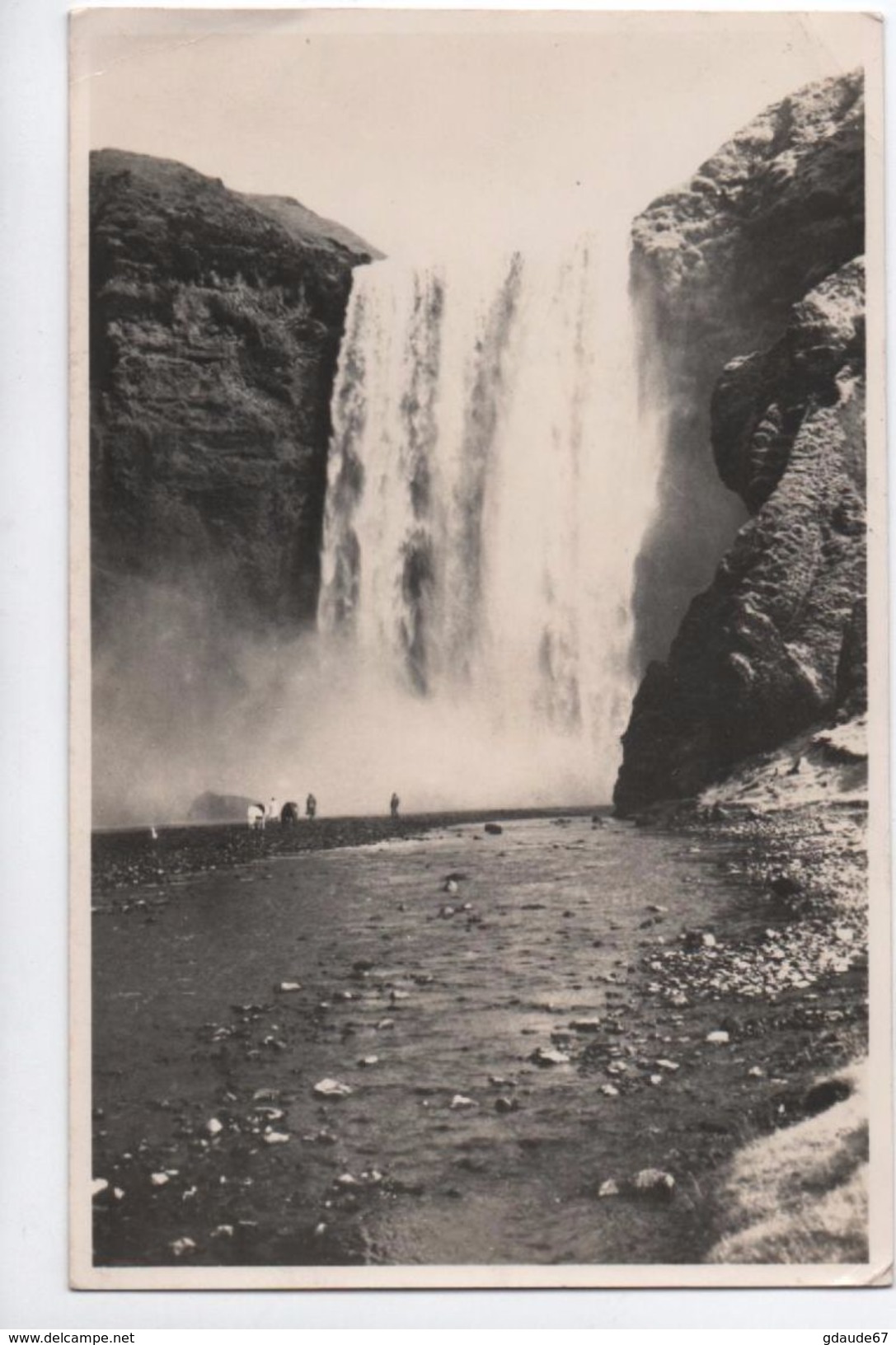 SKOGAFOSS (ISLANDE / ISLAND) - ONE OF THE MOST BEAUTIFUL WATERFALLS IN ICELAND - Islande