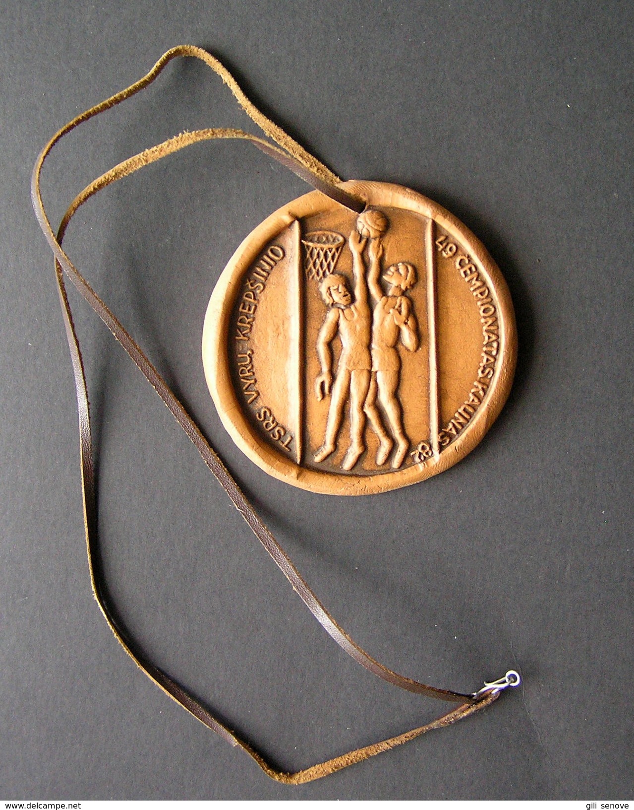 1982 Soviet Basketball Championship Finals Handmade Molar Medal - Habillement, Souvenirs & Autres