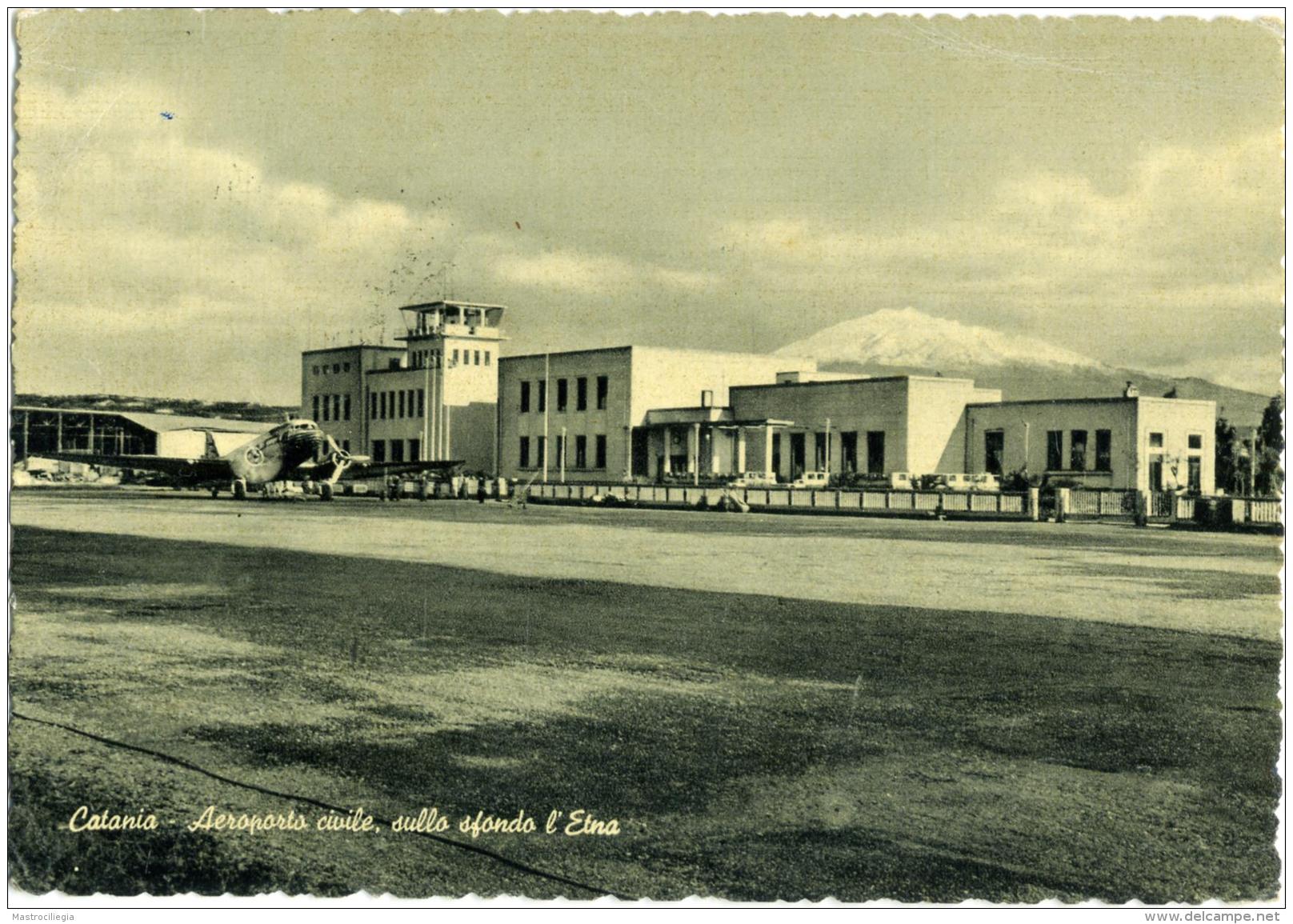 CATANIA   Aeroporto Civile Con Etna Innevato - Aérodromes