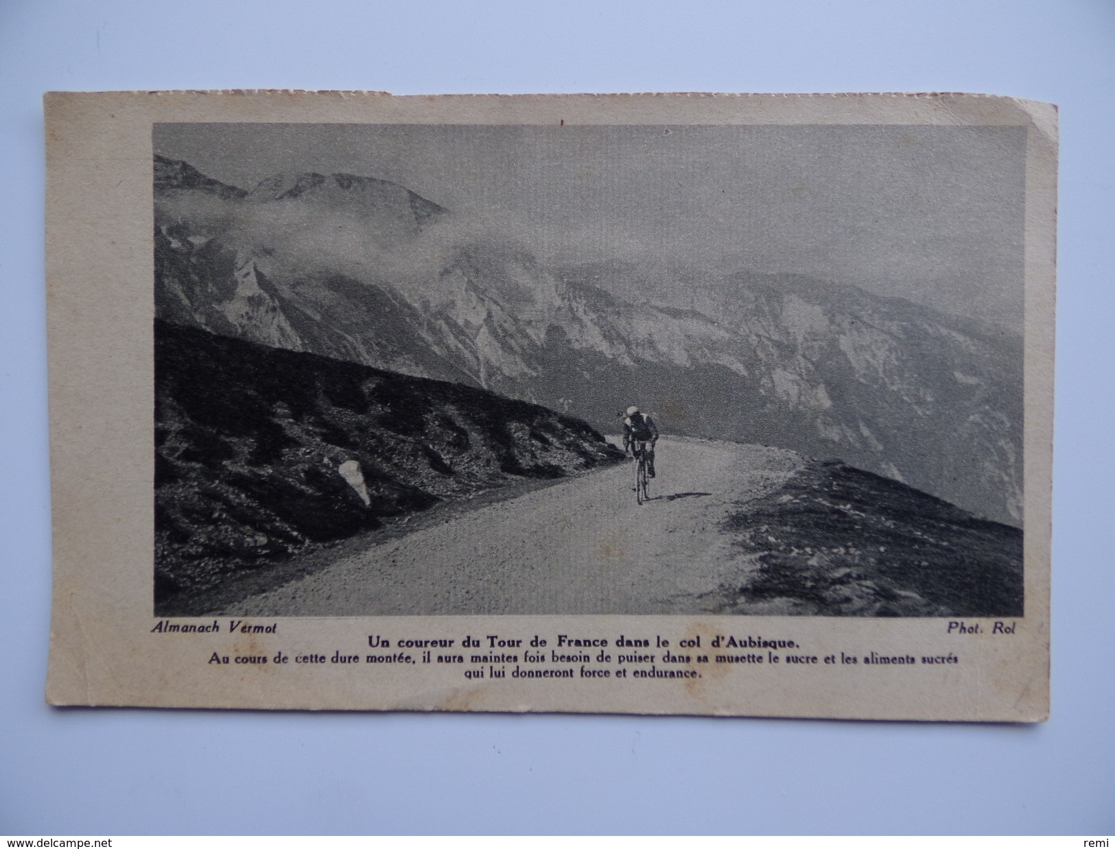 65 COUREUR Du TOUR De FRANCE COL De L'AUBISQUE Almanach Vermot - Cycling