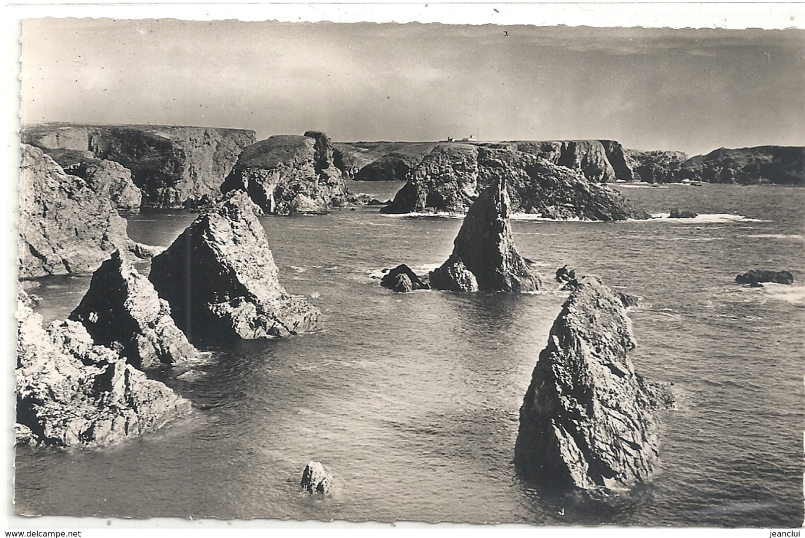 CPSM.54. BELLE-ISLE-EN-MER . BANGOR . LA BAIE DE GOULPHAR (vue Nord-sud)  FORMAT CPA . NON ECRITE - Belle Ile En Mer