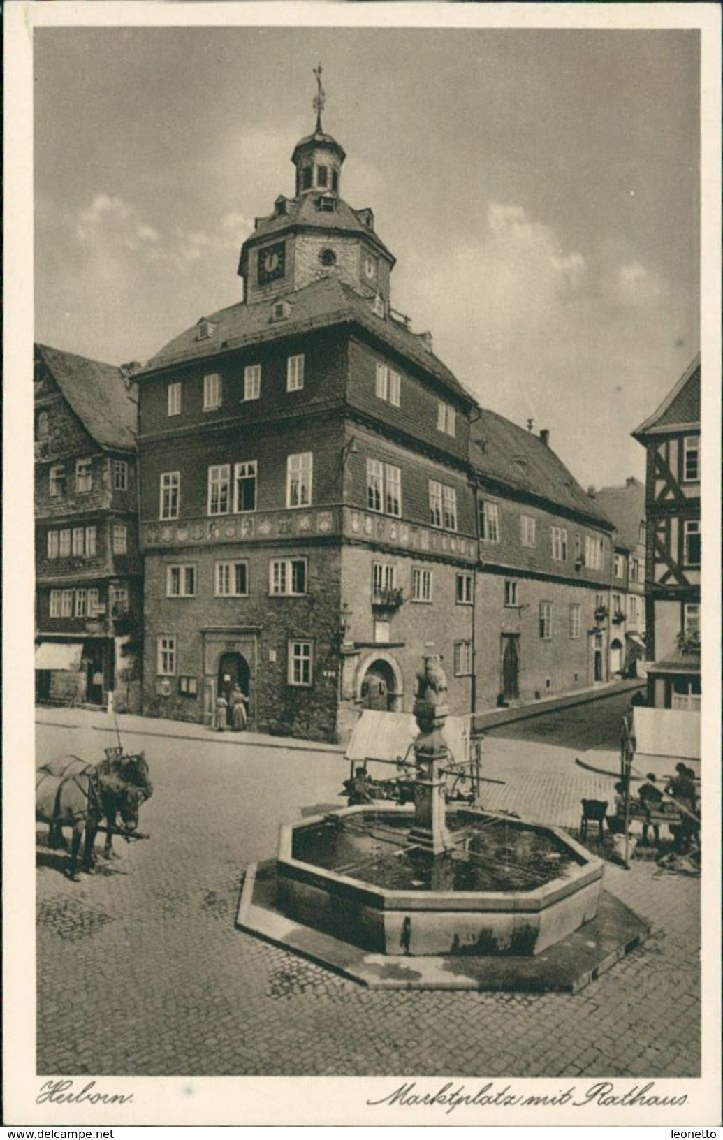 AK Herborn, Marktplatz Mit Rathaus, Ca. 1920er Jahre (15892) - Herborn