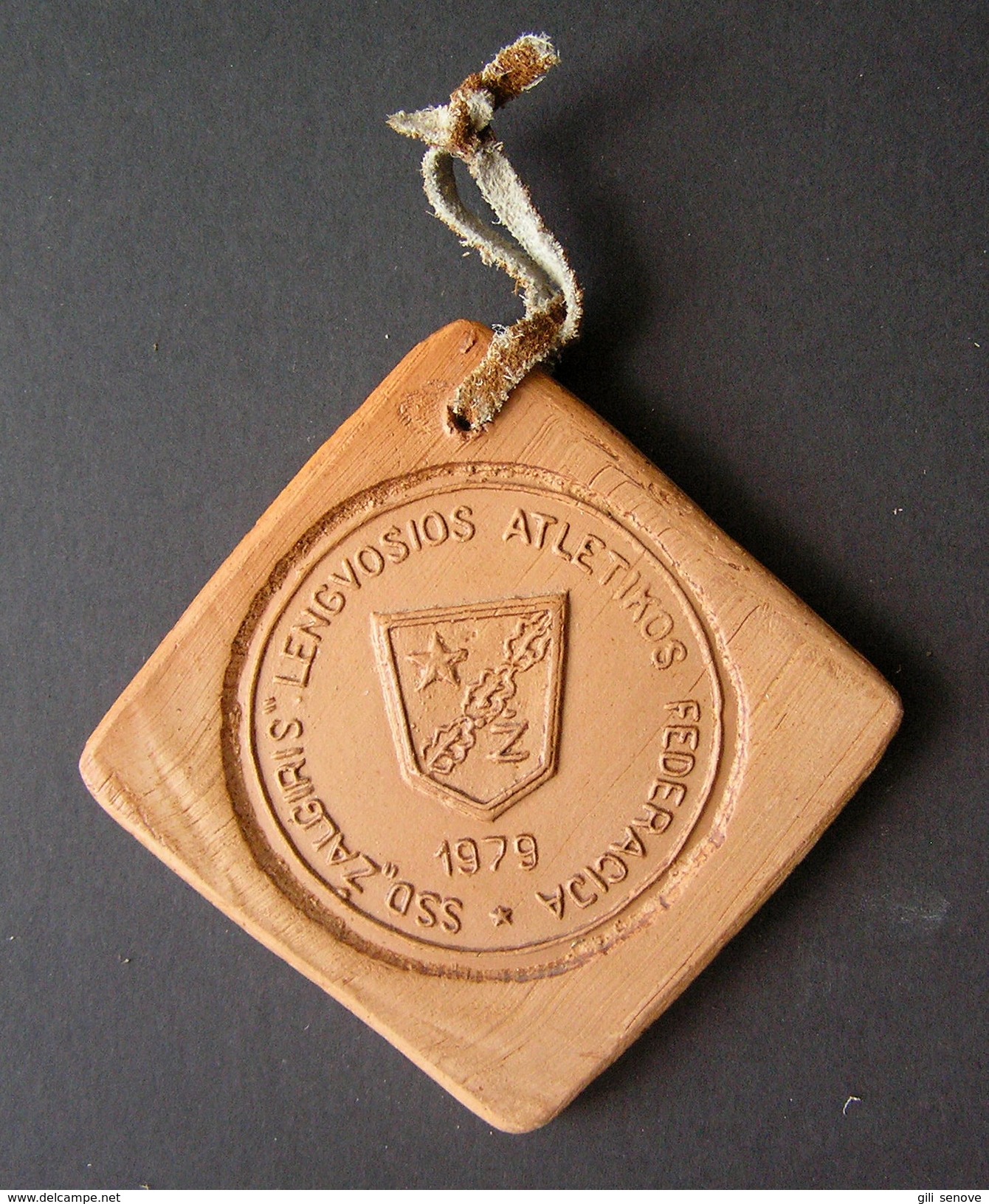 1979 Lithuania Athletics Federation Handcrafted Ceramic Medal - Athlétisme