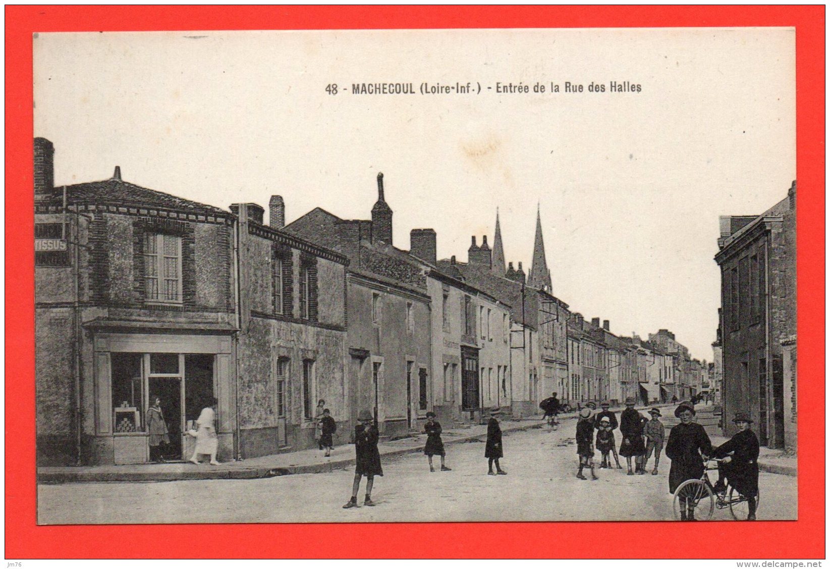 MACHECOUL - Entrée De La Rue Des Halles. - Machecoul