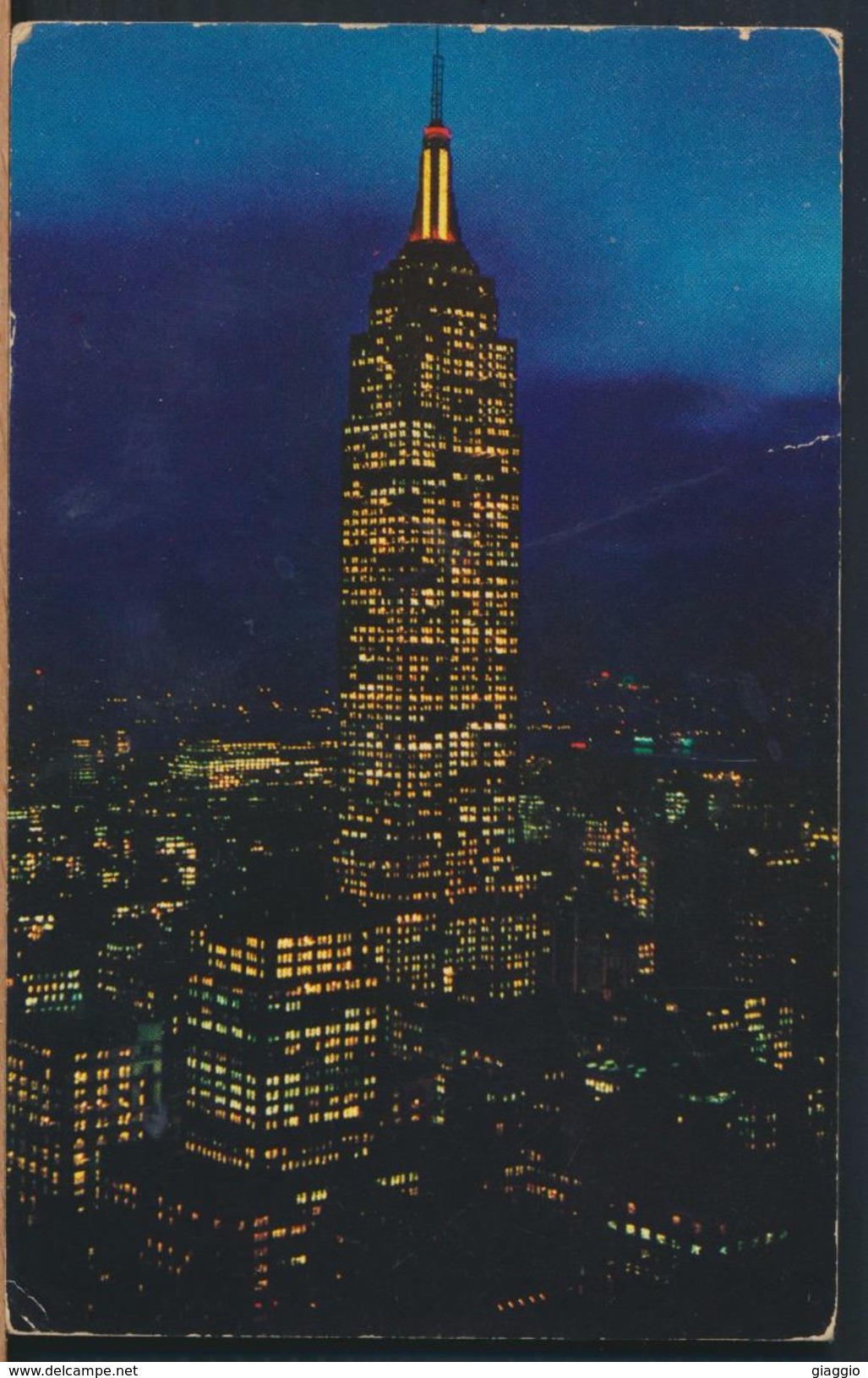 °°° 7820 - NY - NEW YORK - EMPIRE STATE BUILDING AT NIGHT - 1960 With Stamps °°° - Empire State Building