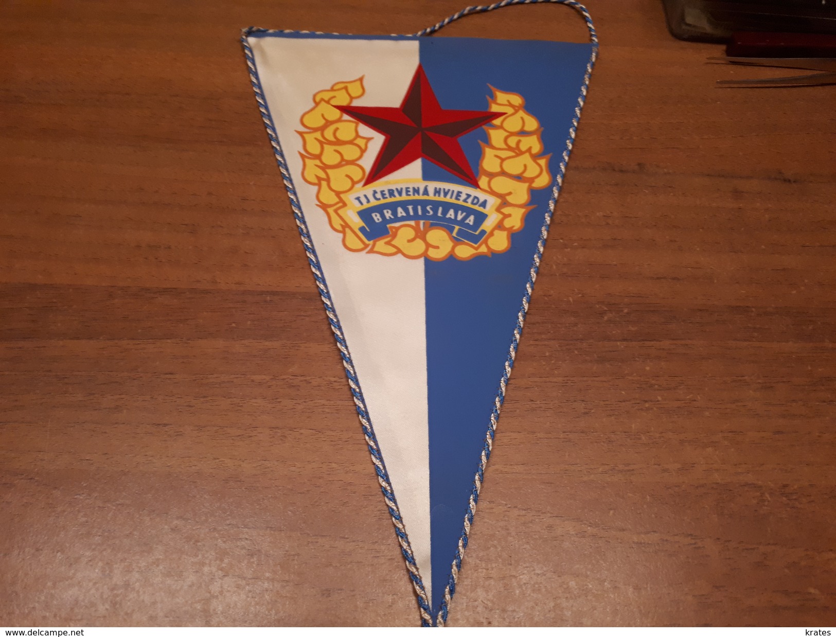 Old Sport Flags - FC Červena Hviezda, Bratislava, 32 Cm - Abbigliamento, Souvenirs & Varie