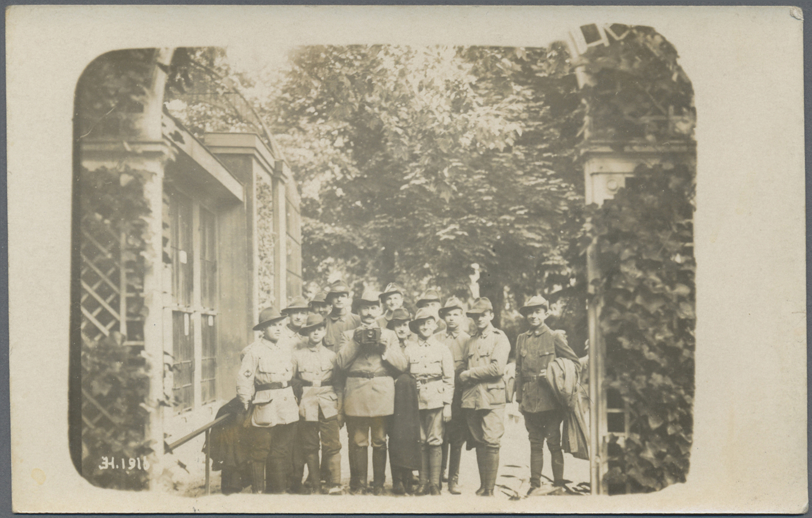 Thematik: Pfadfinder / Boy Scouts: 1916: Foto AK 1.WK Pfadfinder In Antwerpen Von Kommandantur Brüssel 1916 Ungebraucht, - Other & Unclassified