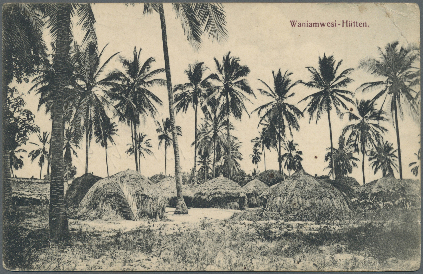 Br Britisch-Ostafrika Und Uganda: 1916. Stampless Picture Post Card Of 'East African Village' Endorsed 'On Active Servic - East Africa & Uganda Protectorates