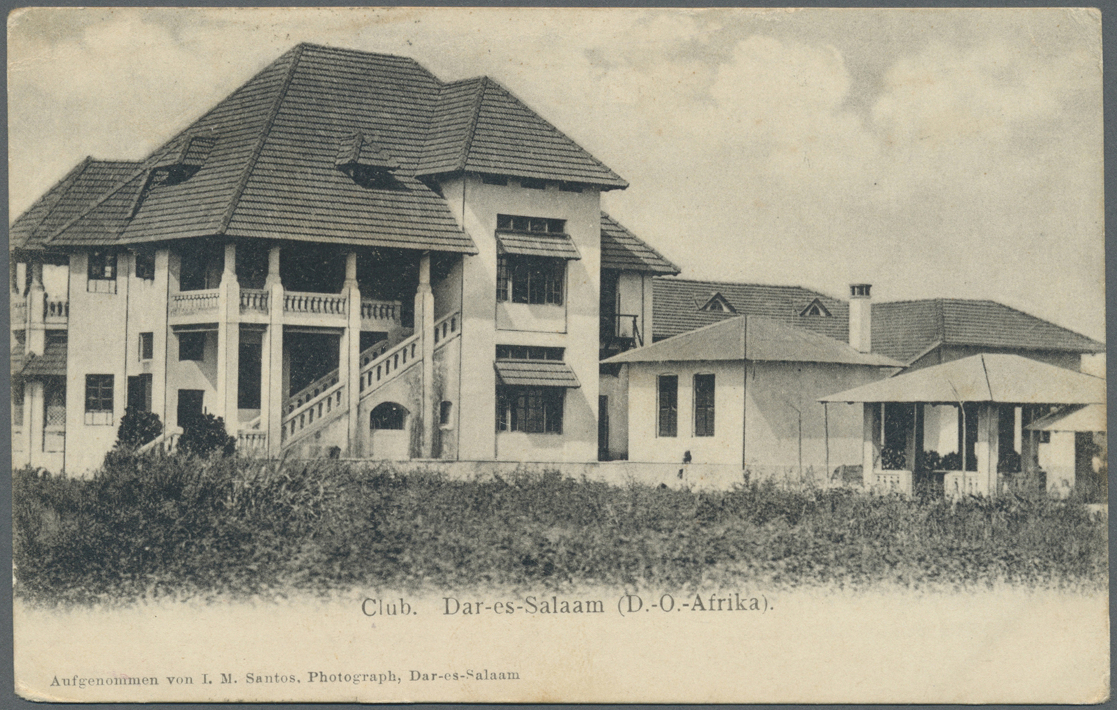 Br Britisch-Ostafrika Und Uganda: 1916. Stampless Picture Post Card Of 'The Club House, Dar-es-Salaam' Addressed To Engl - East Africa & Uganda Protectorates