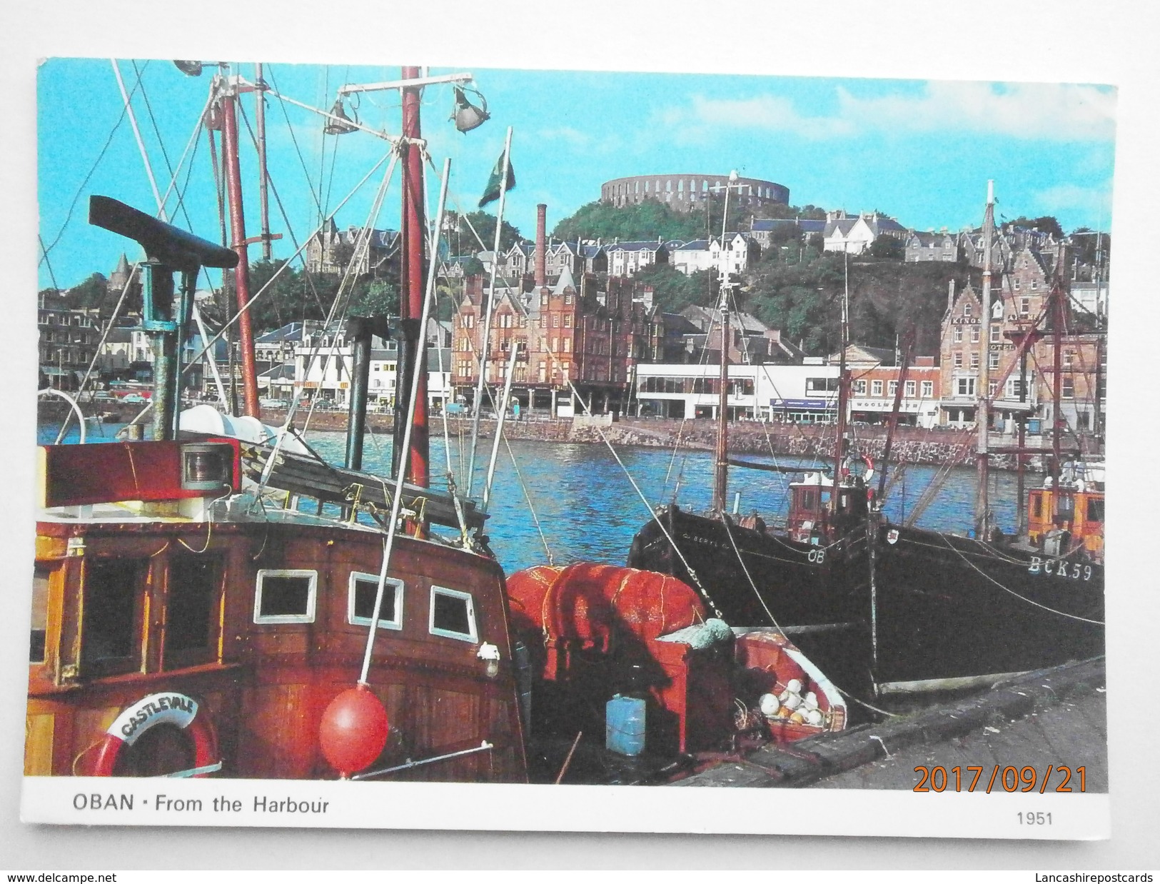 Postcard Oban From The Harbour Showing Fishing Boats Castlevale And Beryl  My Ref B21953 - Argyllshire