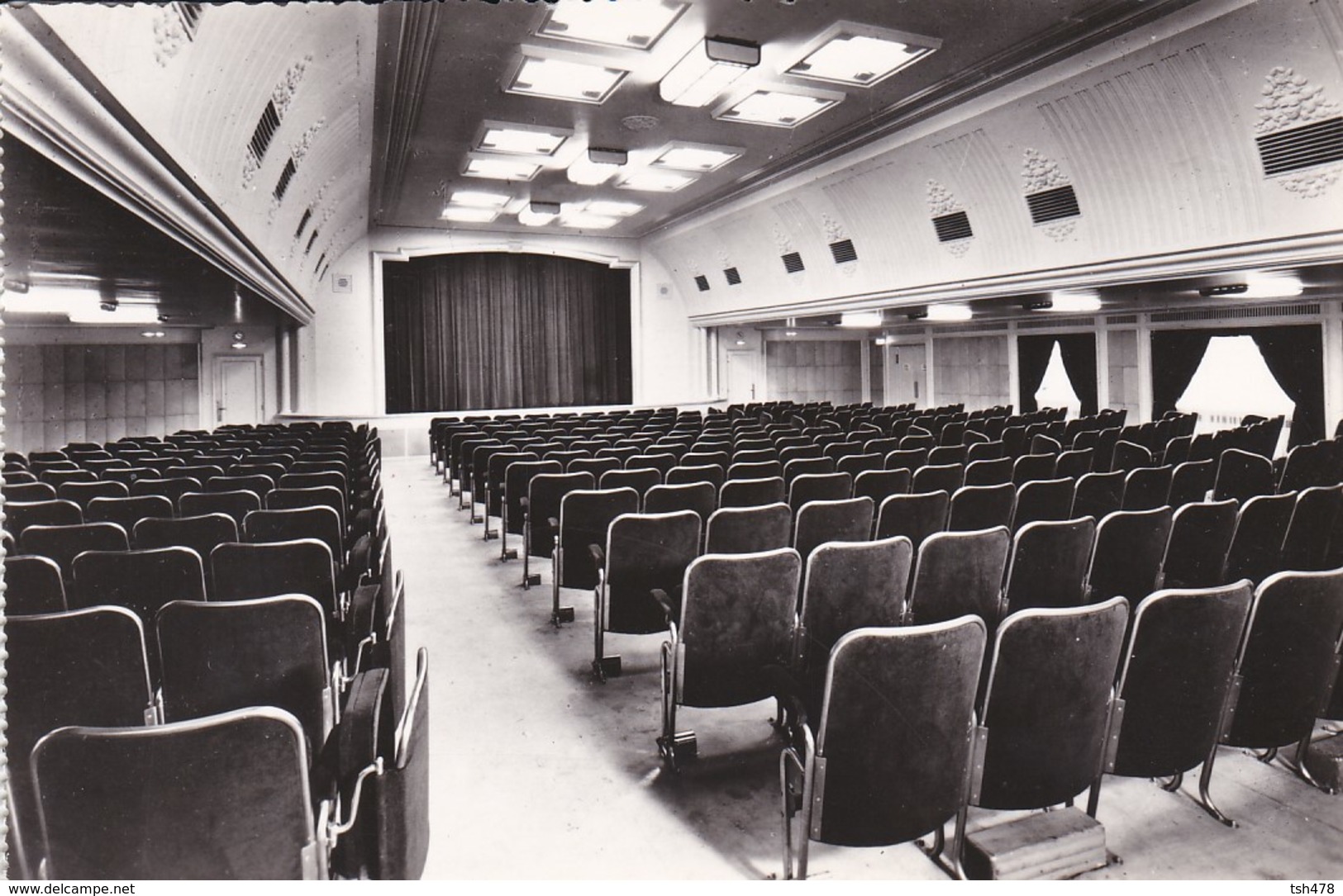 PAQUEBOT---LIBERTE--salle De Spectacle De 1er Classe-compagnie Générale Transatlantique--voir 2 Scans - Paquebots