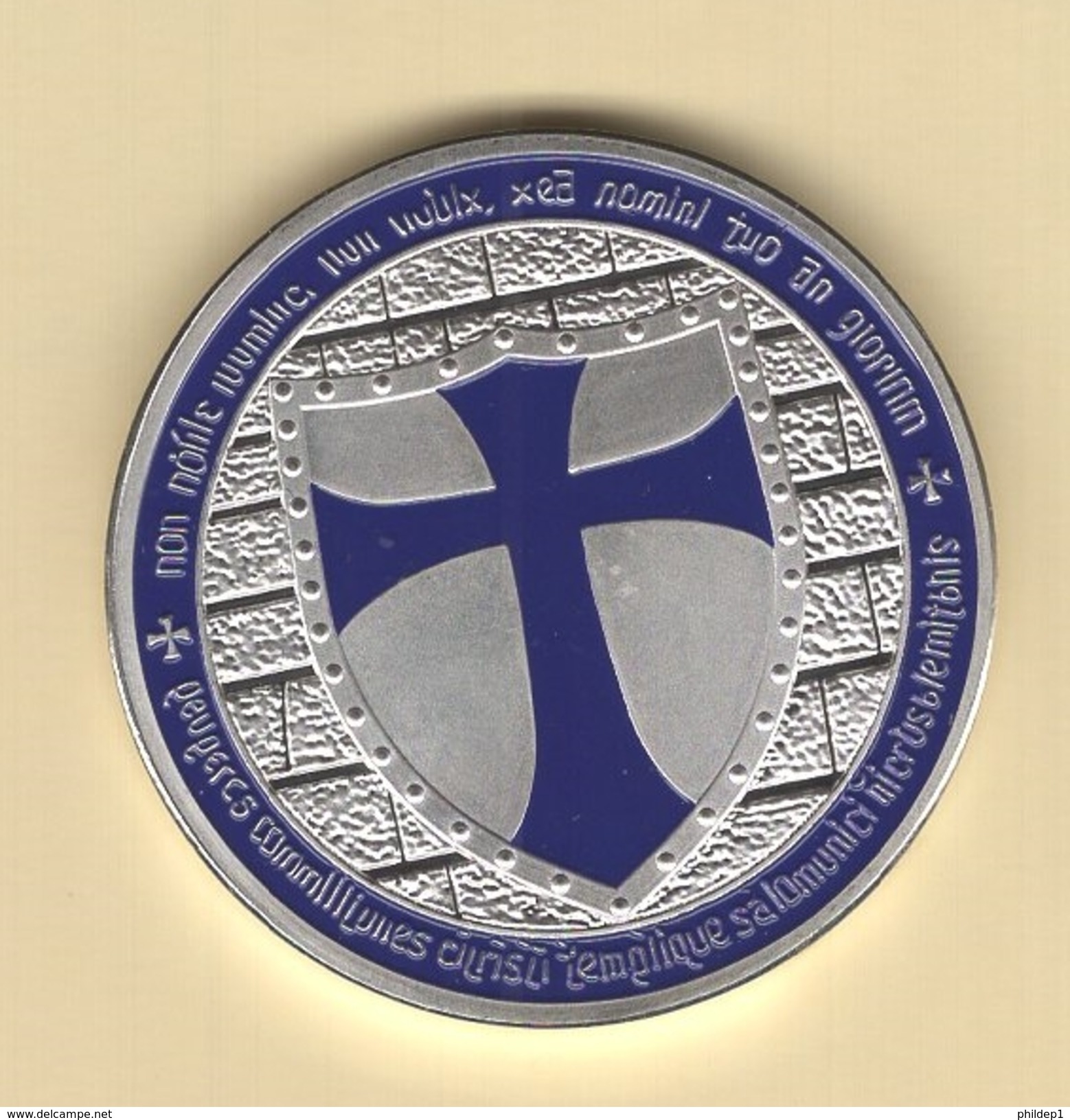 Croix De L'ordre Des Templiers. 28,9 Gr Pour 41 Mm De Diamètre Métal Plaquée En Argent, Elle Est FDC - Royal / Of Nobility