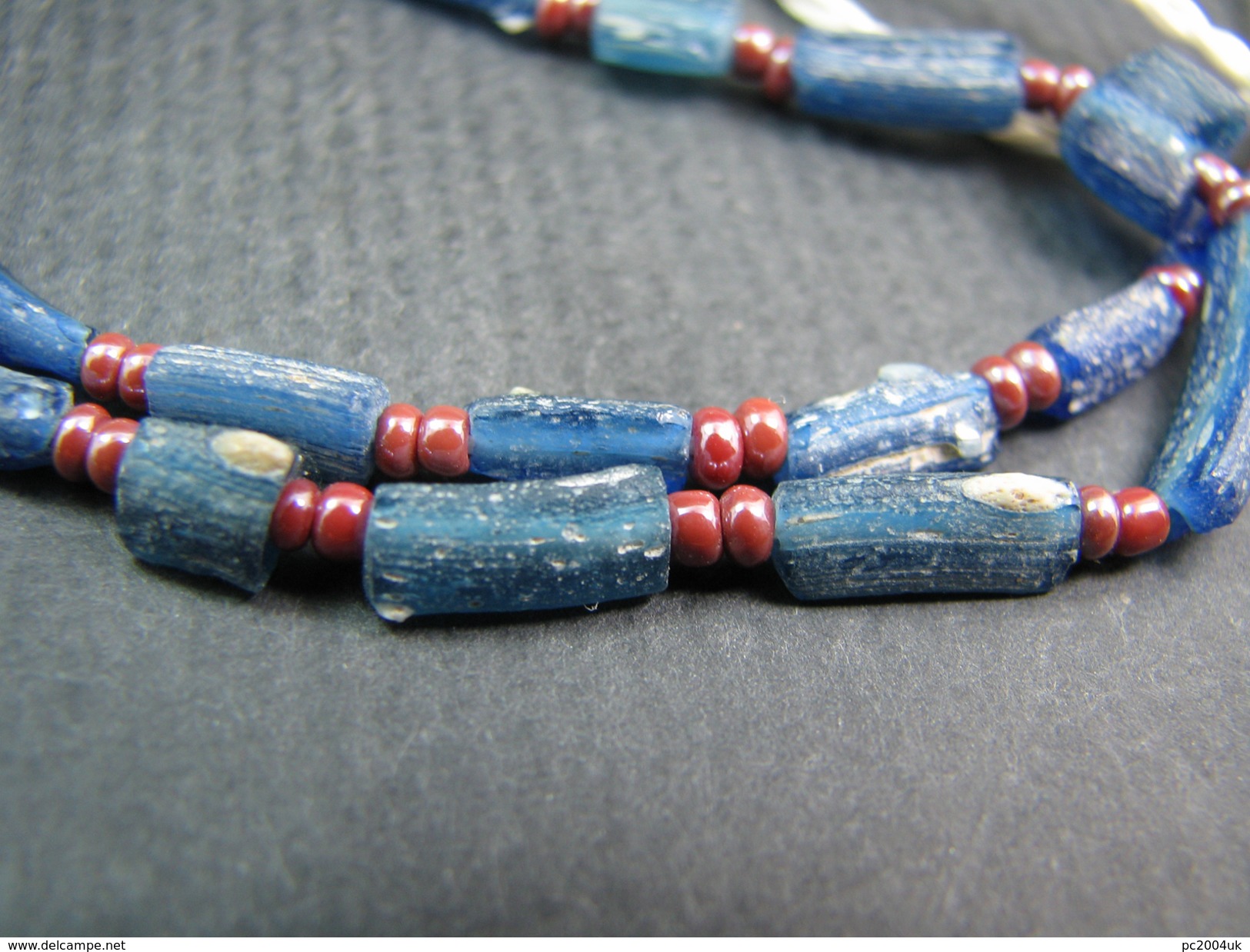 FREE SHIPPING. A Necklace Of Roman Blue Glass Beads - 100 To 300 AD. FREE SHIPPING. - Archéologie