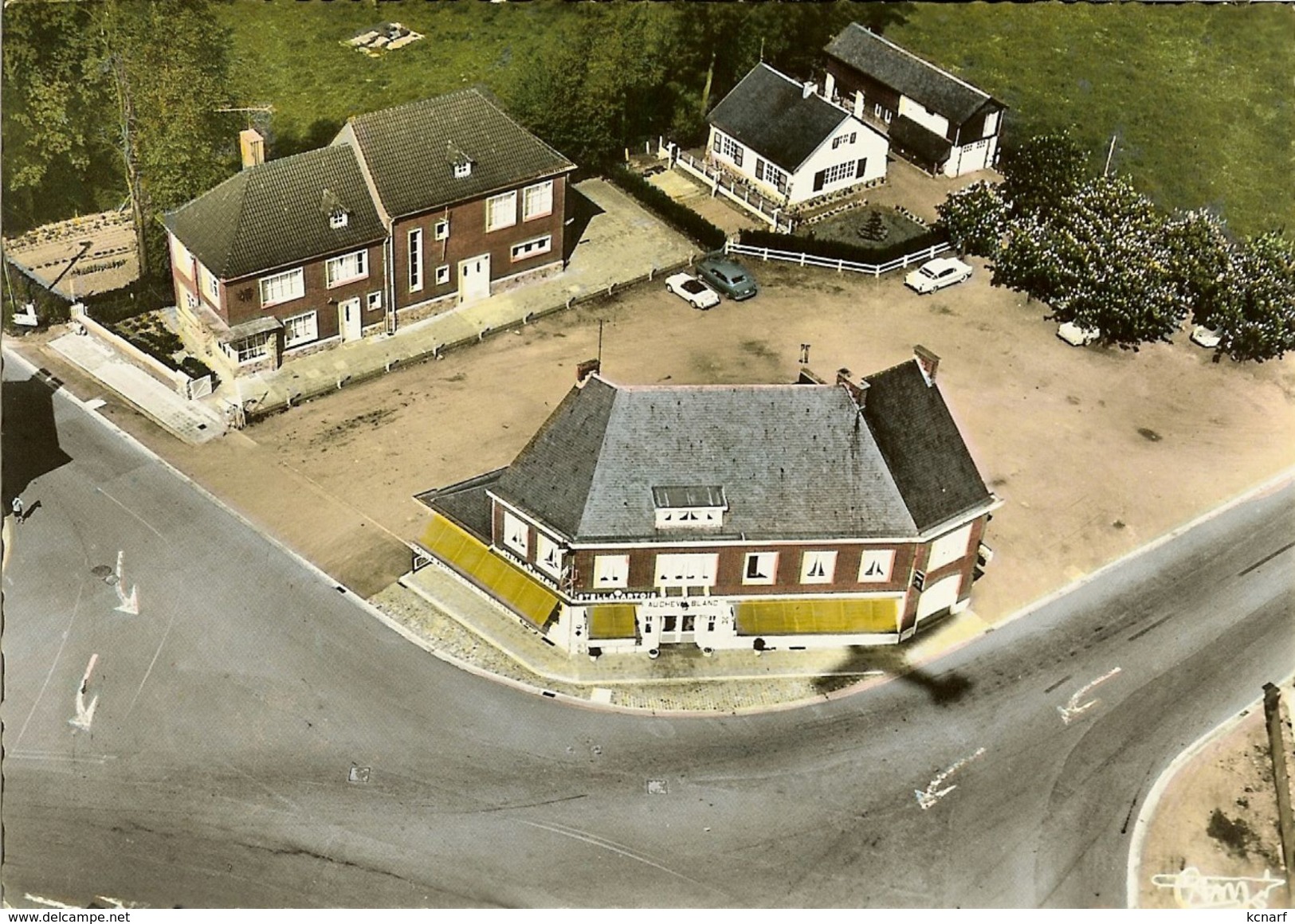 CP De EGHEZEE-LONGCHAMPS " Vue Aérienne - Le Cheval Blanc " - Eghezée