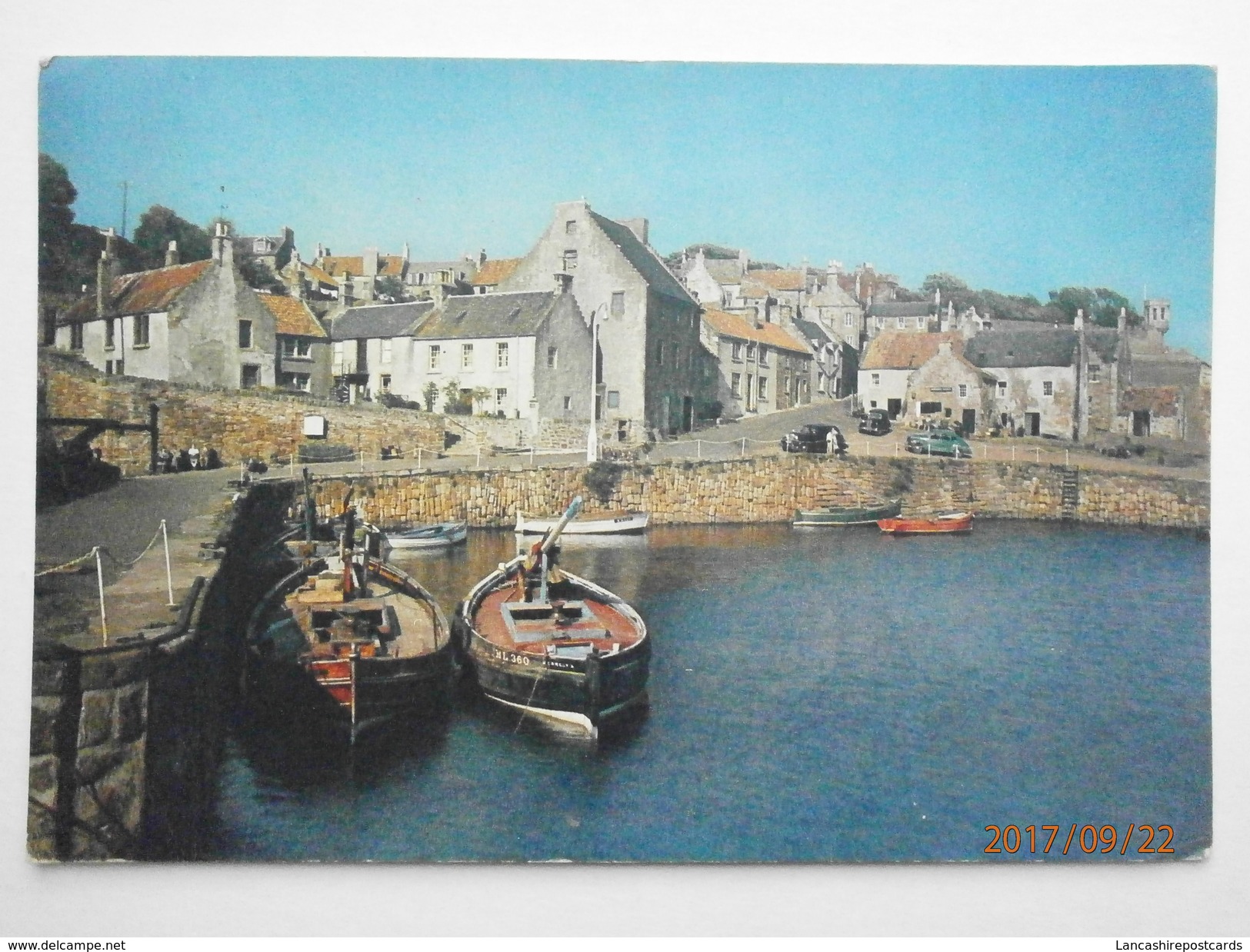 Postcard Craill Fishing Harbour In Fife People Cars And Boats My Ref B21960 - Fife