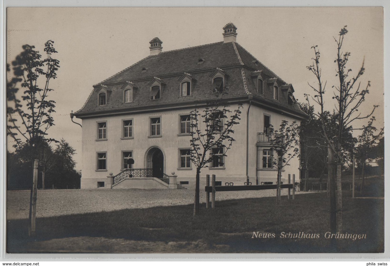 Grüningen - Neues Schulhaus - Photo: J. Hürlimann - Grüningen