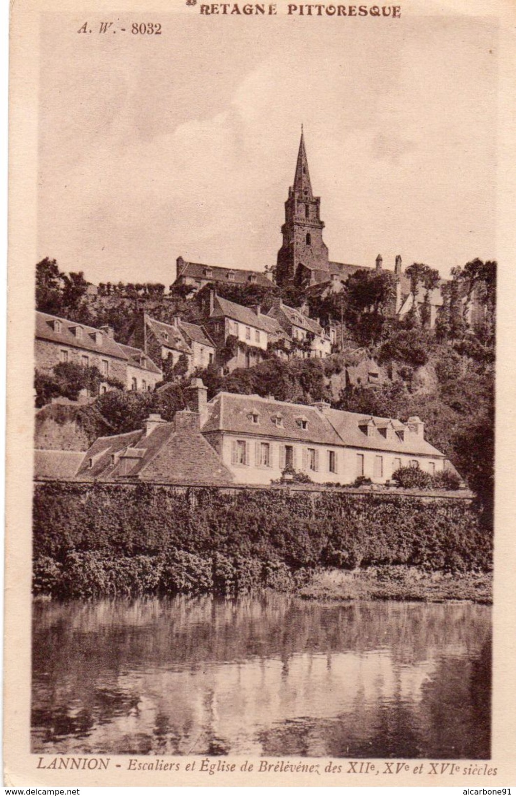 LANNION - Escaliers Et Eglise De Brélévénez - Lannion