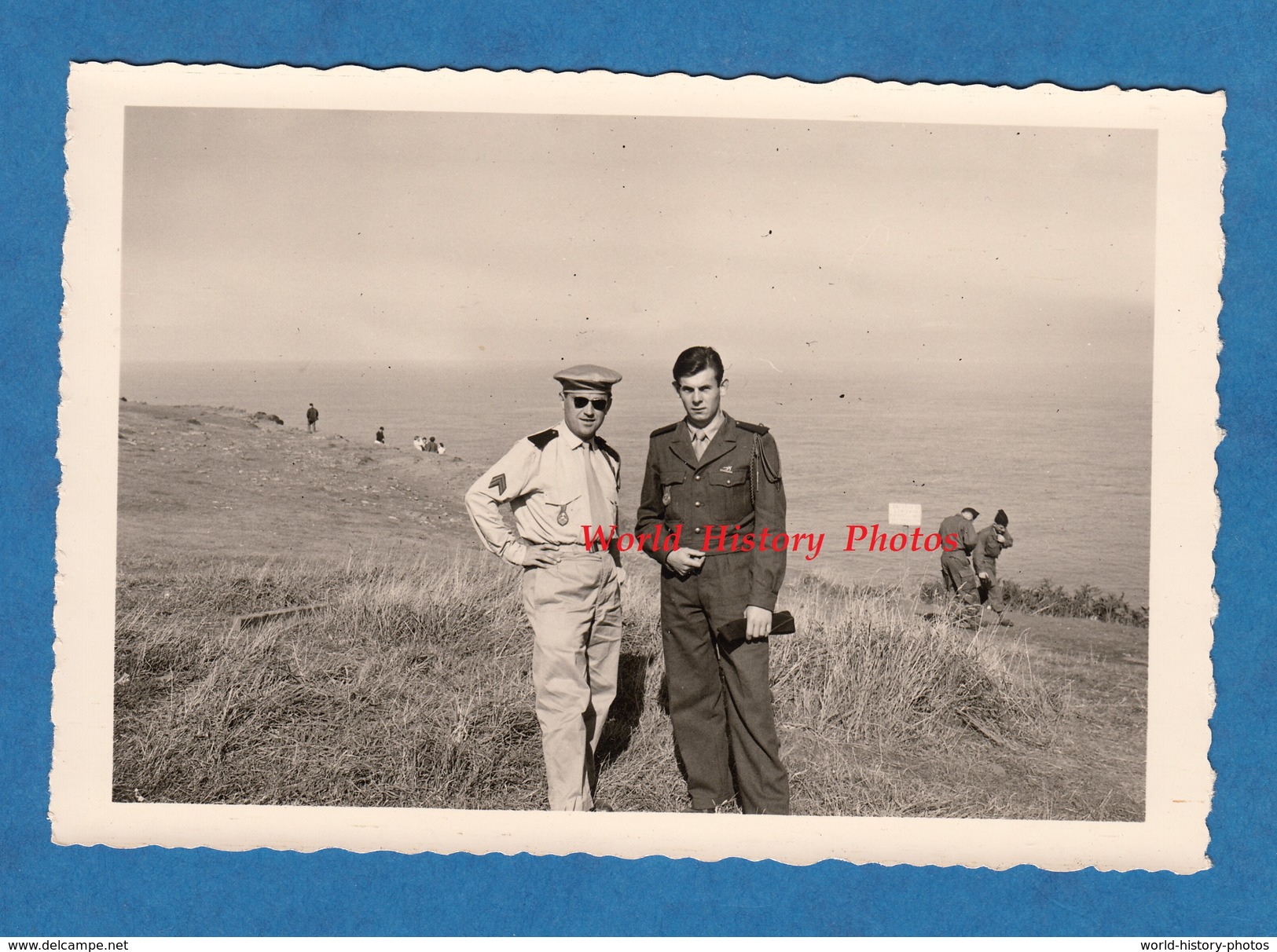 Photo Ancienne - Portrait De Militaire D'un Régiment à Identifier - Voir Insigne & Uniforme - Lunettes De Soleil Glasses - Guerre, Militaire