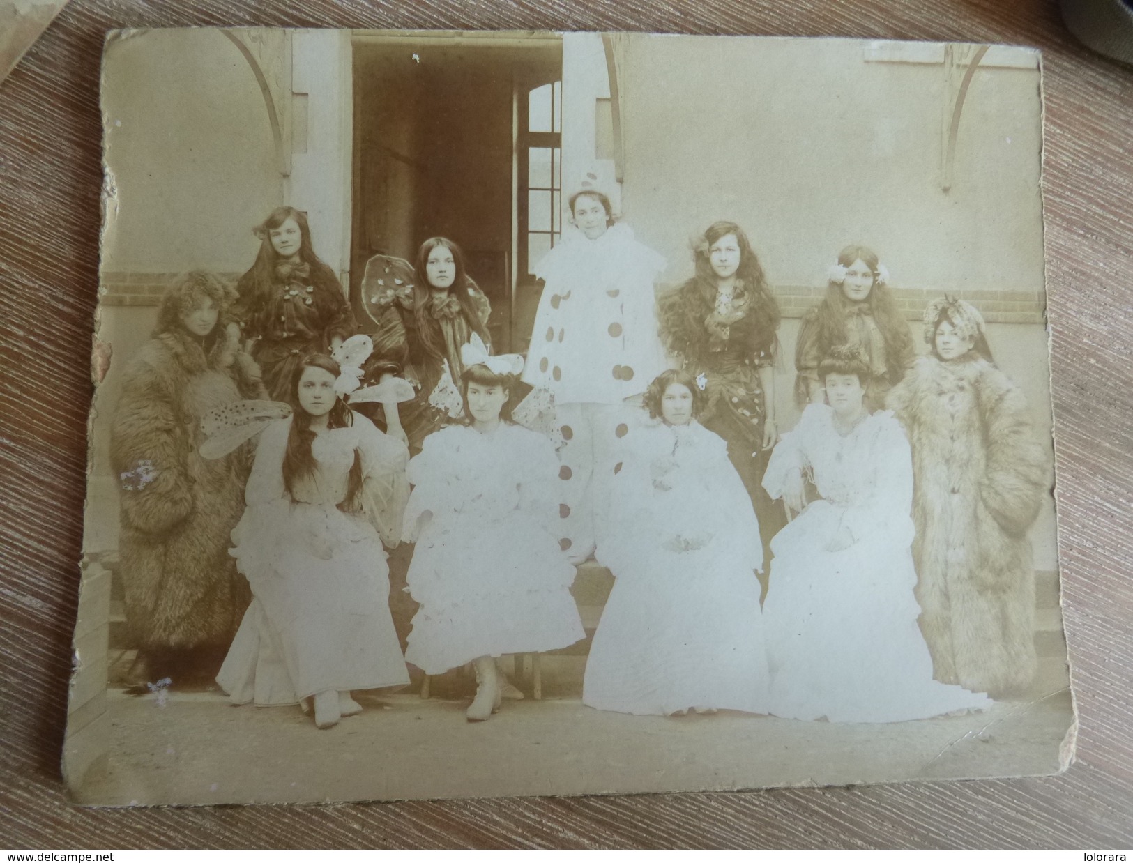 Photo Originale Sur Carton Filles Déguisées Carnaval Arlequin Fourrure Déguisement - Autres & Non Classés