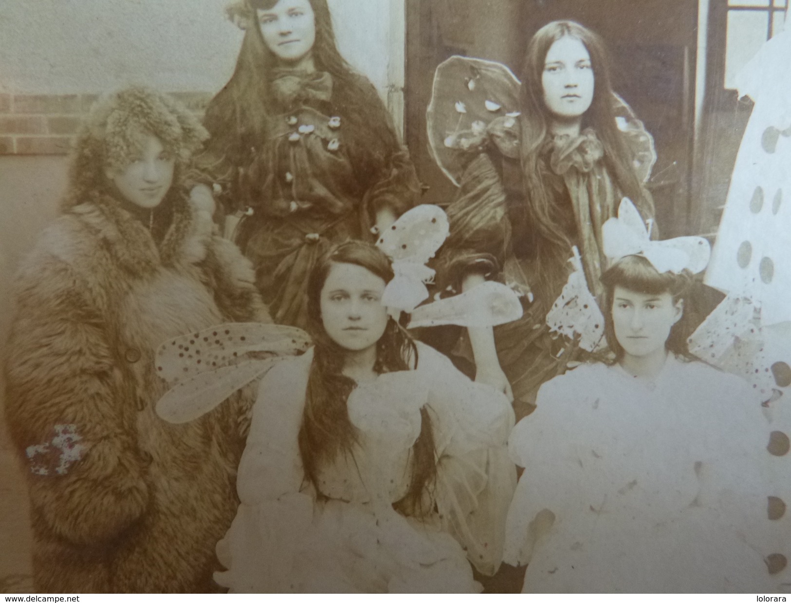 Photo Originale Sur Carton Filles Déguisées Carnaval Arlequin Fourrure Déguisement - Autres & Non Classés