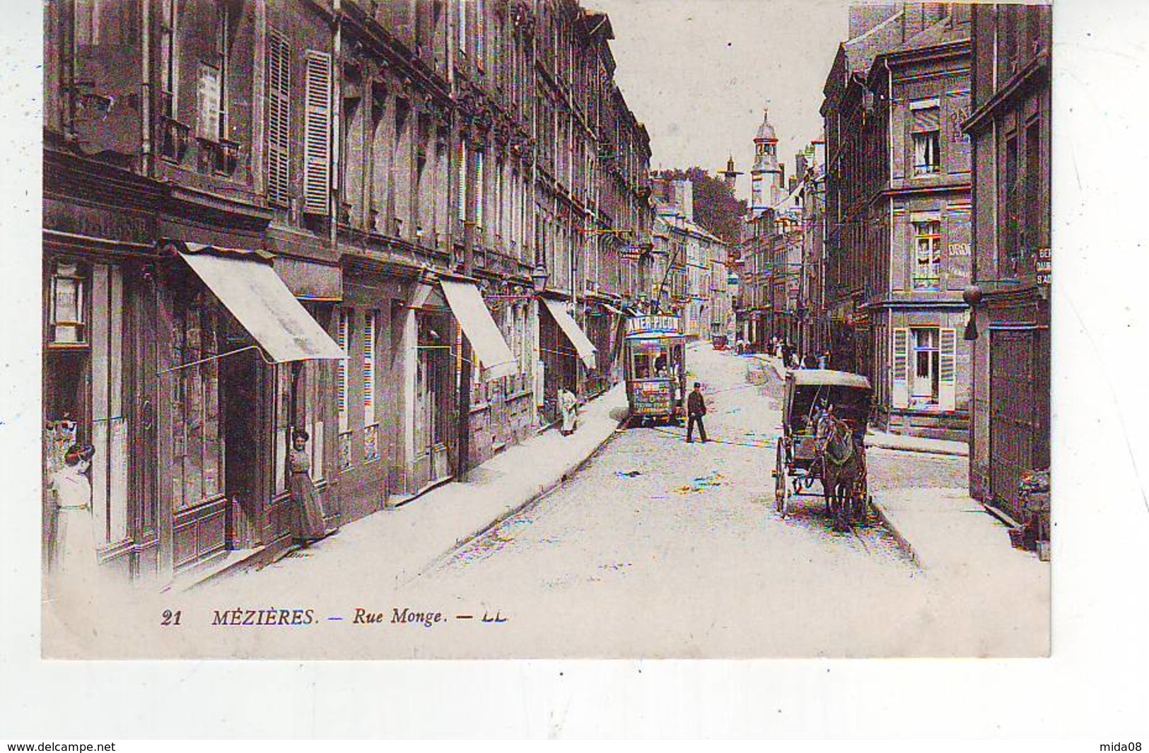 08. CHARLEVILLE  MEZIERES . RUE MONGE . ANIMEE . TRAMWAY . COMMERCES . Editeur LL - Charleville