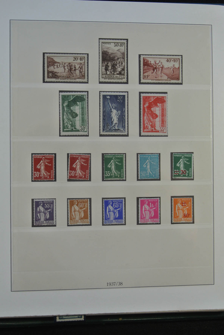 Frankreich: 1903/1944: Fantastic, mostly MNH and mint hinged collection France 1903-1944 in Lindner