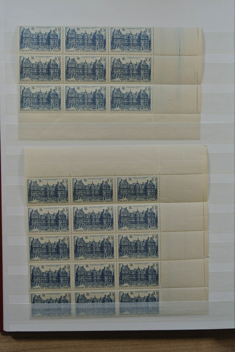 Frankreich: 1925/1940 (ca.): Stockbook with souvenir sheets of France: (Yvert no's): souvenir sheet