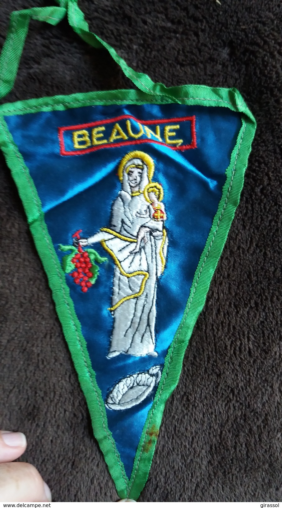 FANION BRODE BEAUNE COTE D OR VIERGE A L ENFANT - Obj. 'Souvenir De'