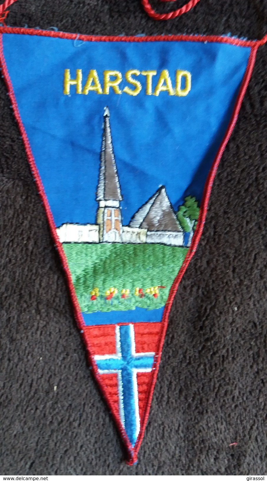 FANION BRODE HARSTAD NORVEGE TROMS BLASON - Obj. 'Souvenir De'