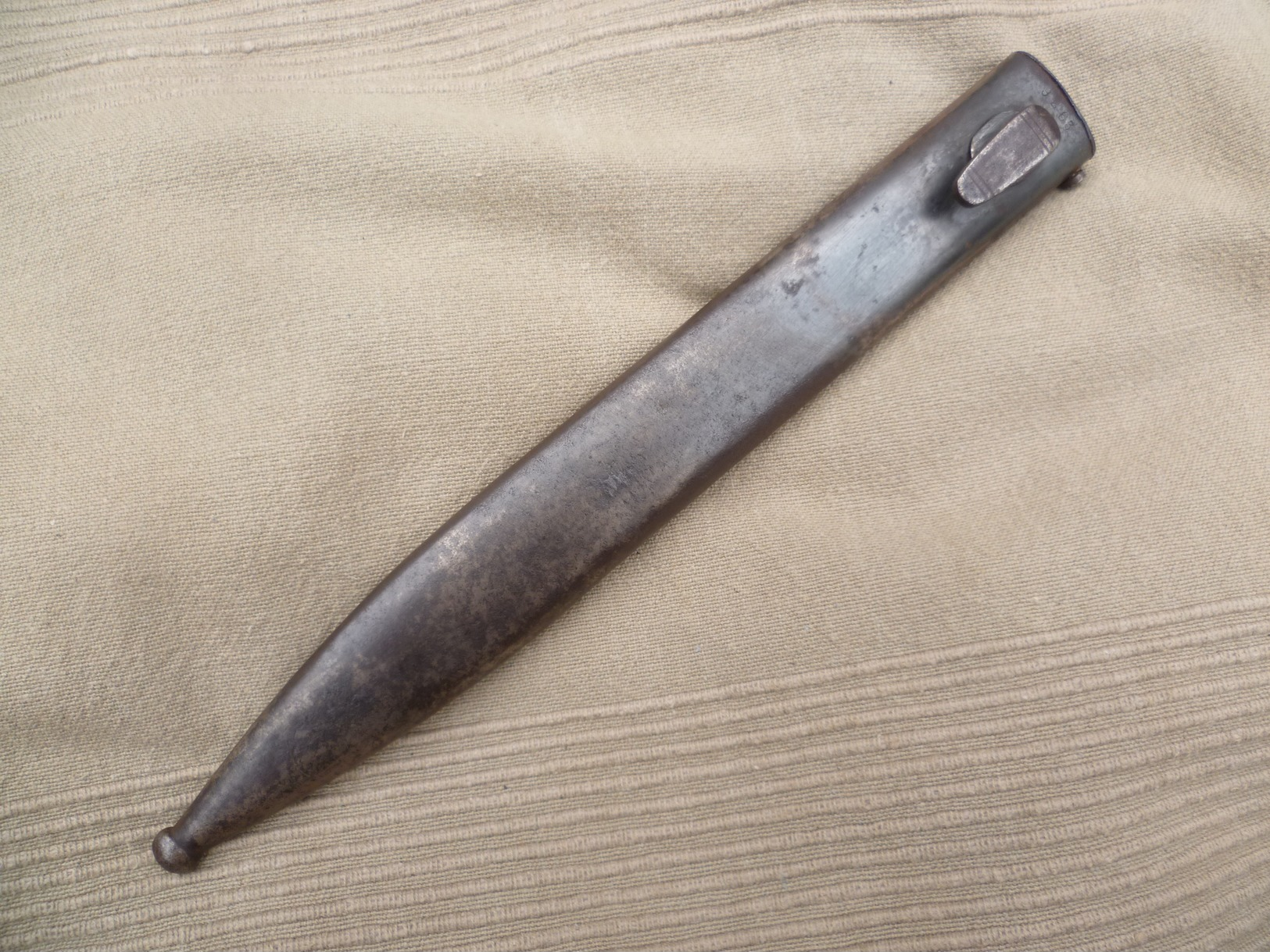 baïonnette allemande 84/98 3ème type à plaquettes bakélite et son fourreau au numéro, WEYERSBERG 1937, GERMAN BAYONET.