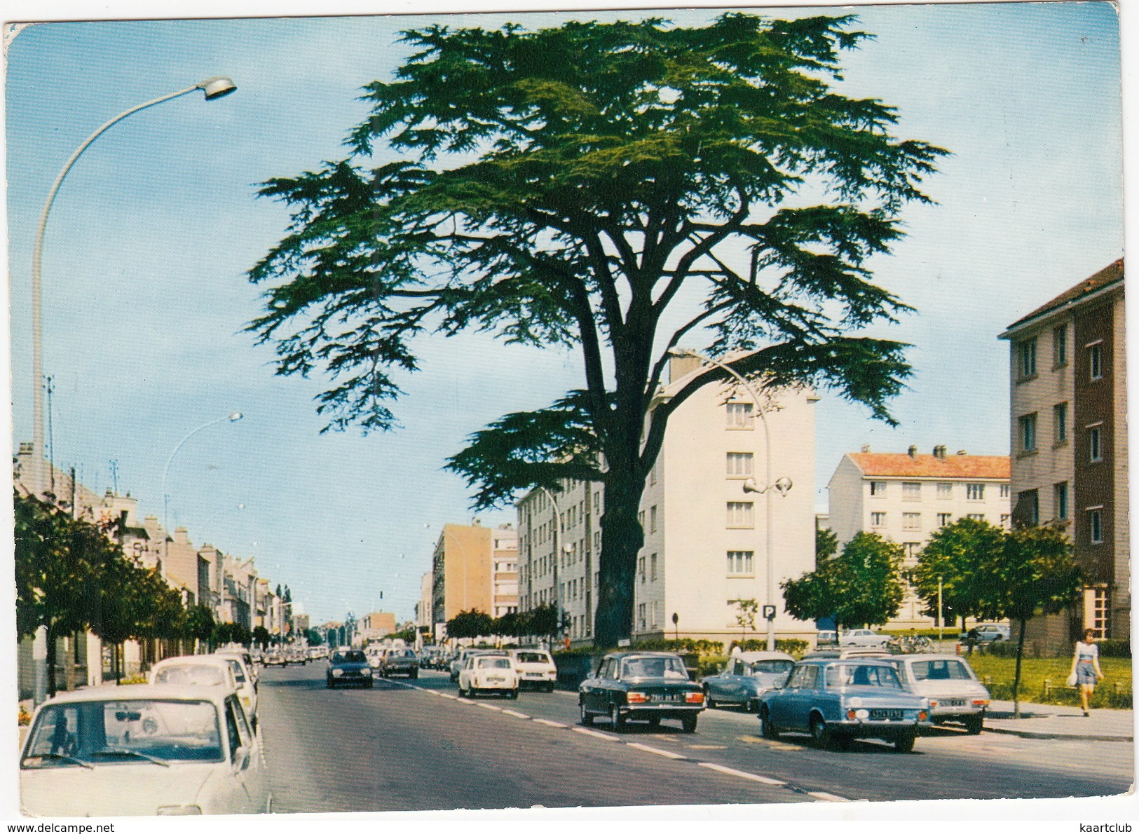 Livry-Gargan: RENAULT 5, PEUGEOT 304, SIMCA 1100, AUSTIN MINI, VW 1200 KÄFER/COX, CITROËN GS & DS - Ave. Leclerc - PKW