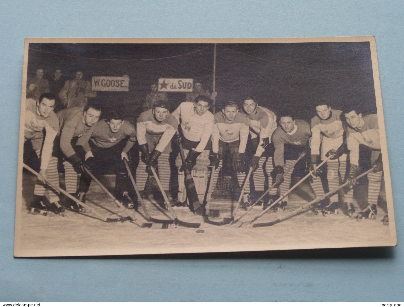 IJSHOCKEY ( o.a. Antwerp Ice Hockey Club - BRABO Kendall Oil - ) Verzameling Foto's + docu Anno 1940-50 ( HOCKEY ) !