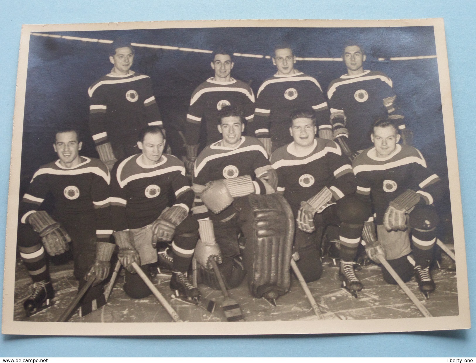 IJSHOCKEY ( o.a. Antwerp Ice Hockey Club - BRABO Kendall Oil - ) Verzameling Foto's + docu Anno 1940-50 ( HOCKEY ) !