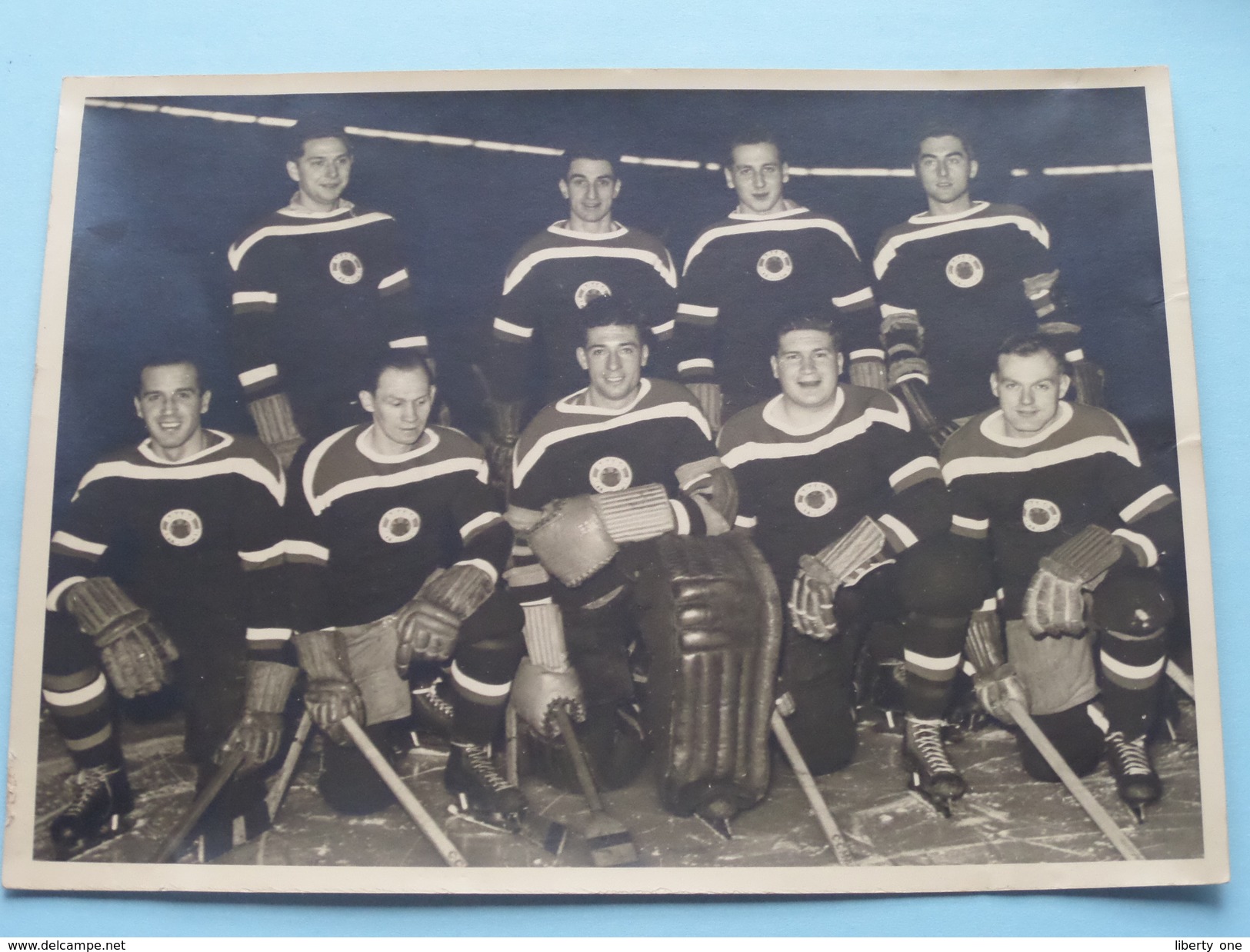 IJSHOCKEY ( o.a. Antwerp Ice Hockey Club - BRABO Kendall Oil - ) Verzameling Foto's + docu Anno 1940-50 ( HOCKEY ) !