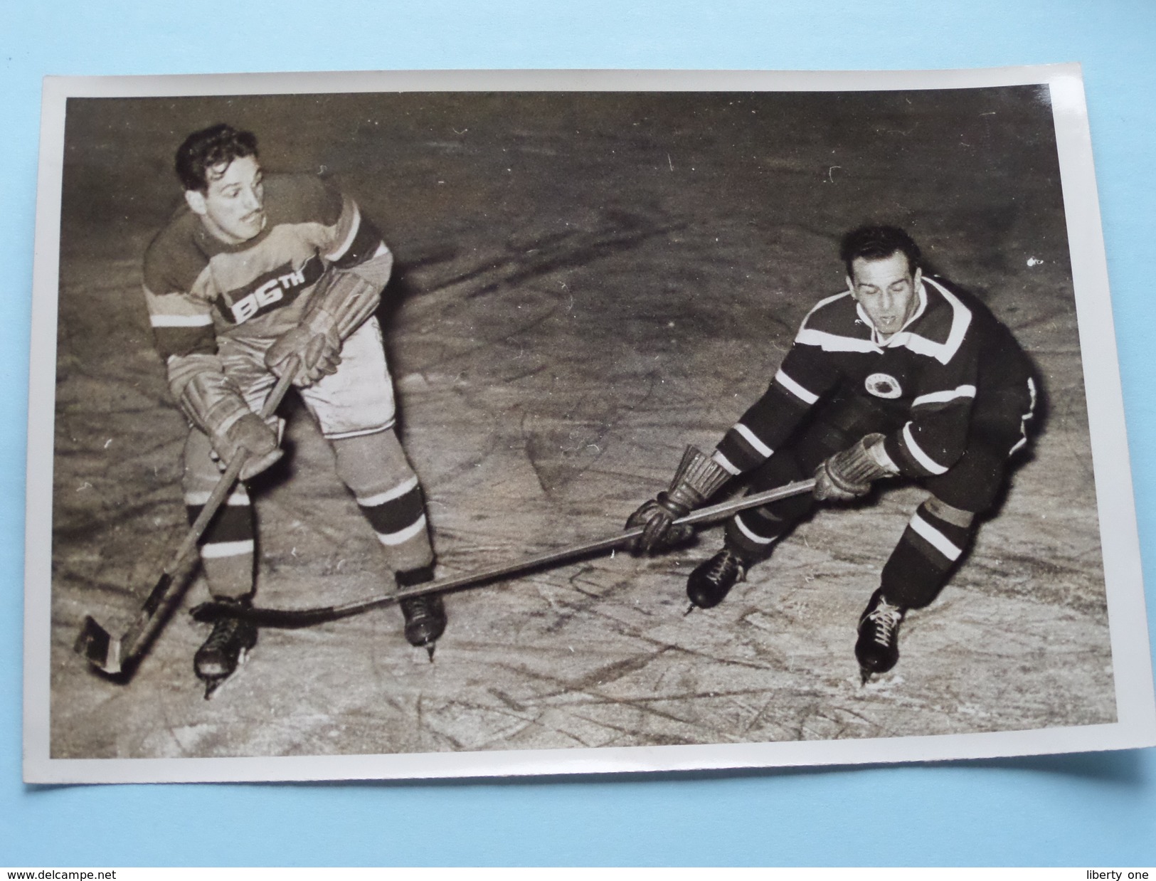 IJSHOCKEY ( o.a. Antwerp Ice Hockey Club - BRABO Kendall Oil - ) Verzameling Foto's + docu Anno 1940-50 ( HOCKEY ) !