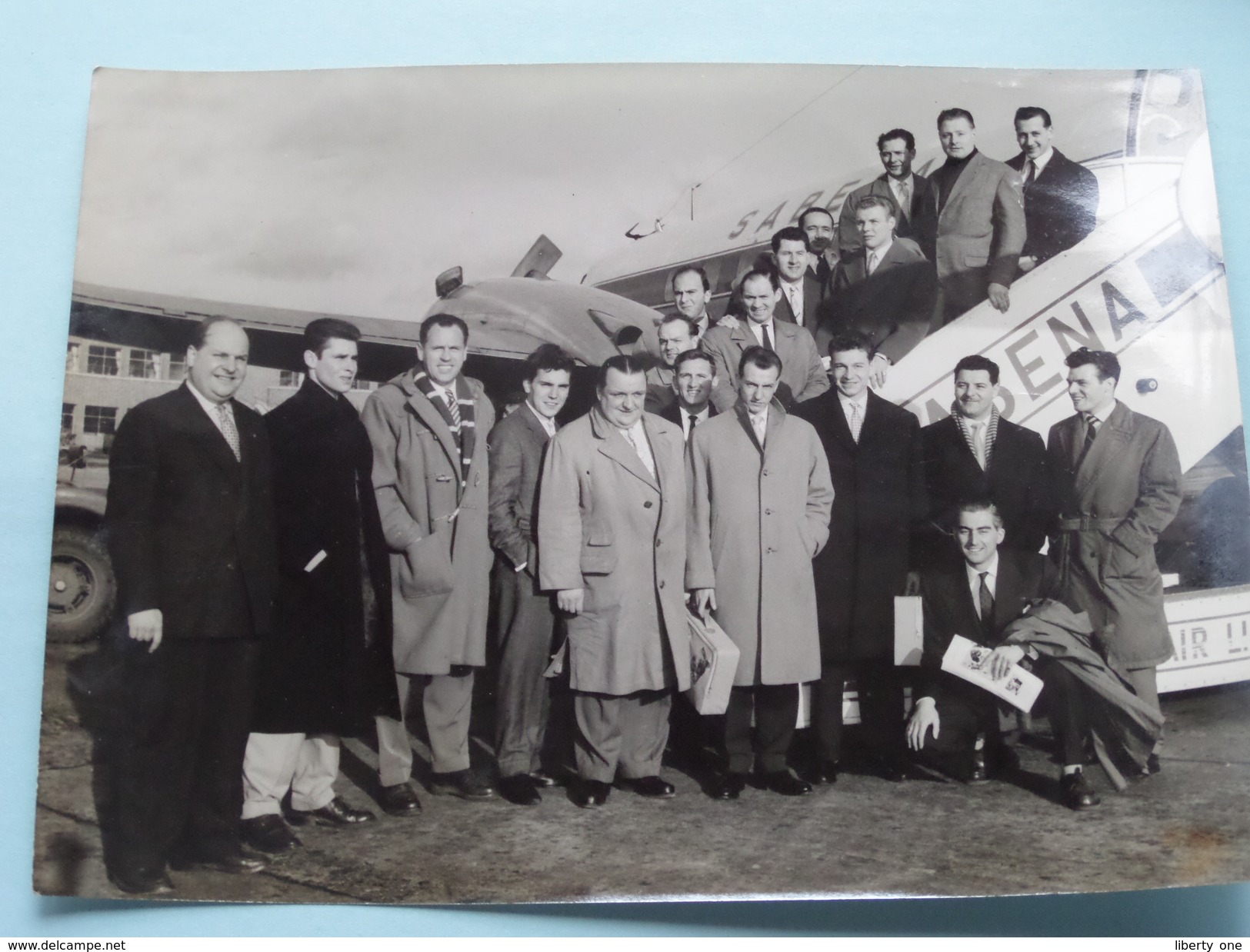 IJSHOCKEY ( o.a. Antwerp Ice Hockey Club - BRABO Kendall Oil - ) Verzameling Foto's + docu Anno 1940-50 ( HOCKEY ) !