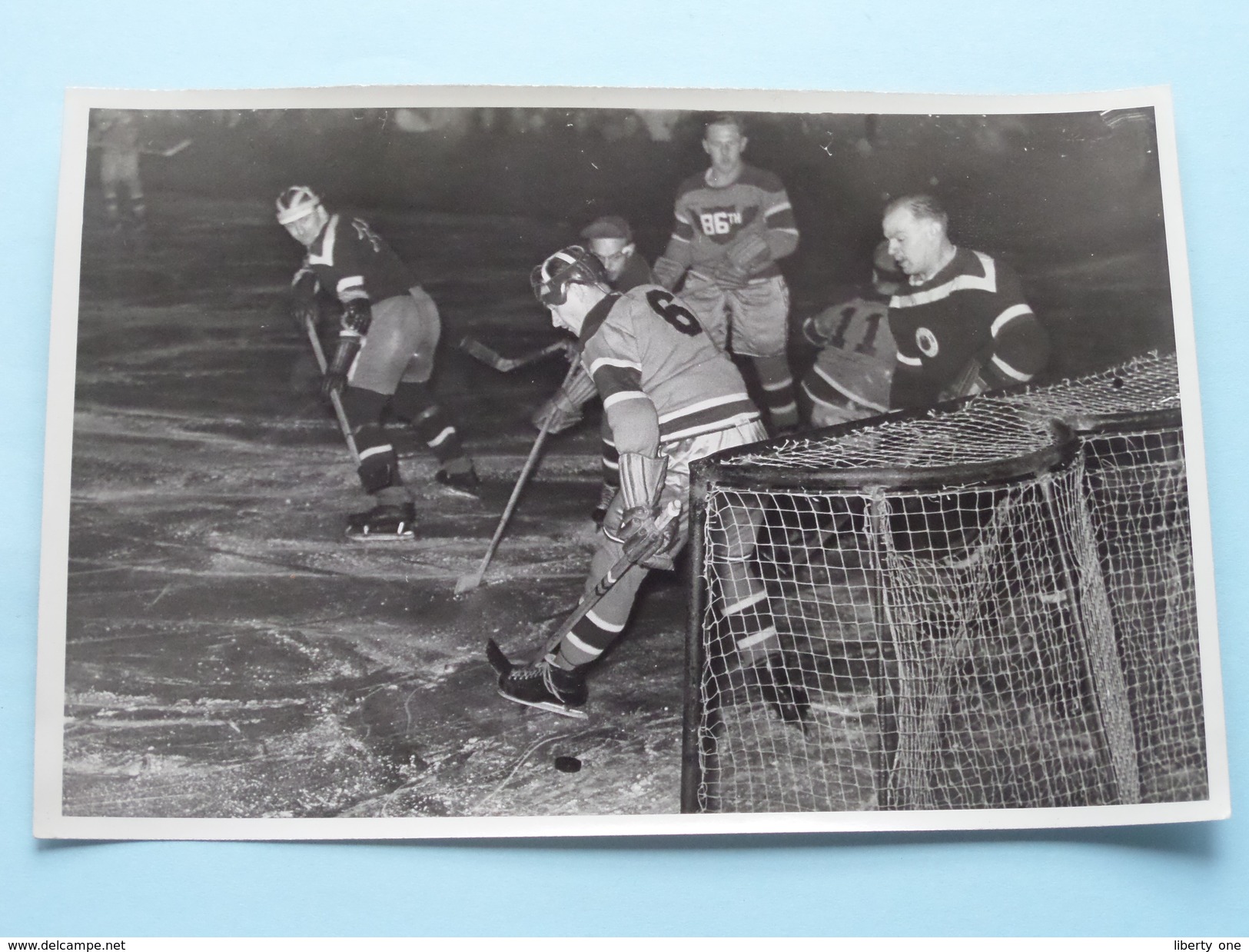 IJSHOCKEY ( o.a. Antwerp Ice Hockey Club - BRABO Kendall Oil - ) Verzameling Foto's + docu Anno 1940-50 ( HOCKEY ) !