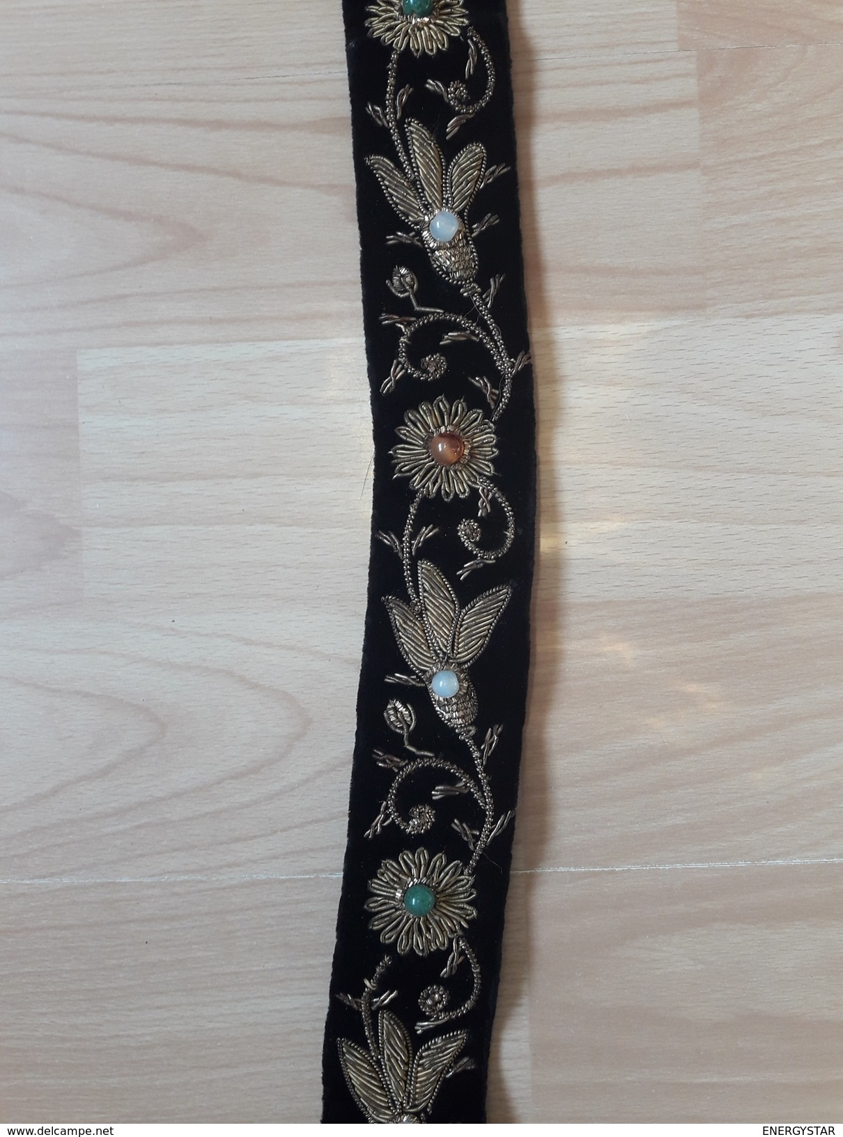 VINTAGE : ANCIENNE CEINTURE BRODERIES SERTIE DE  PIERRES - Broekriemen En Gespen