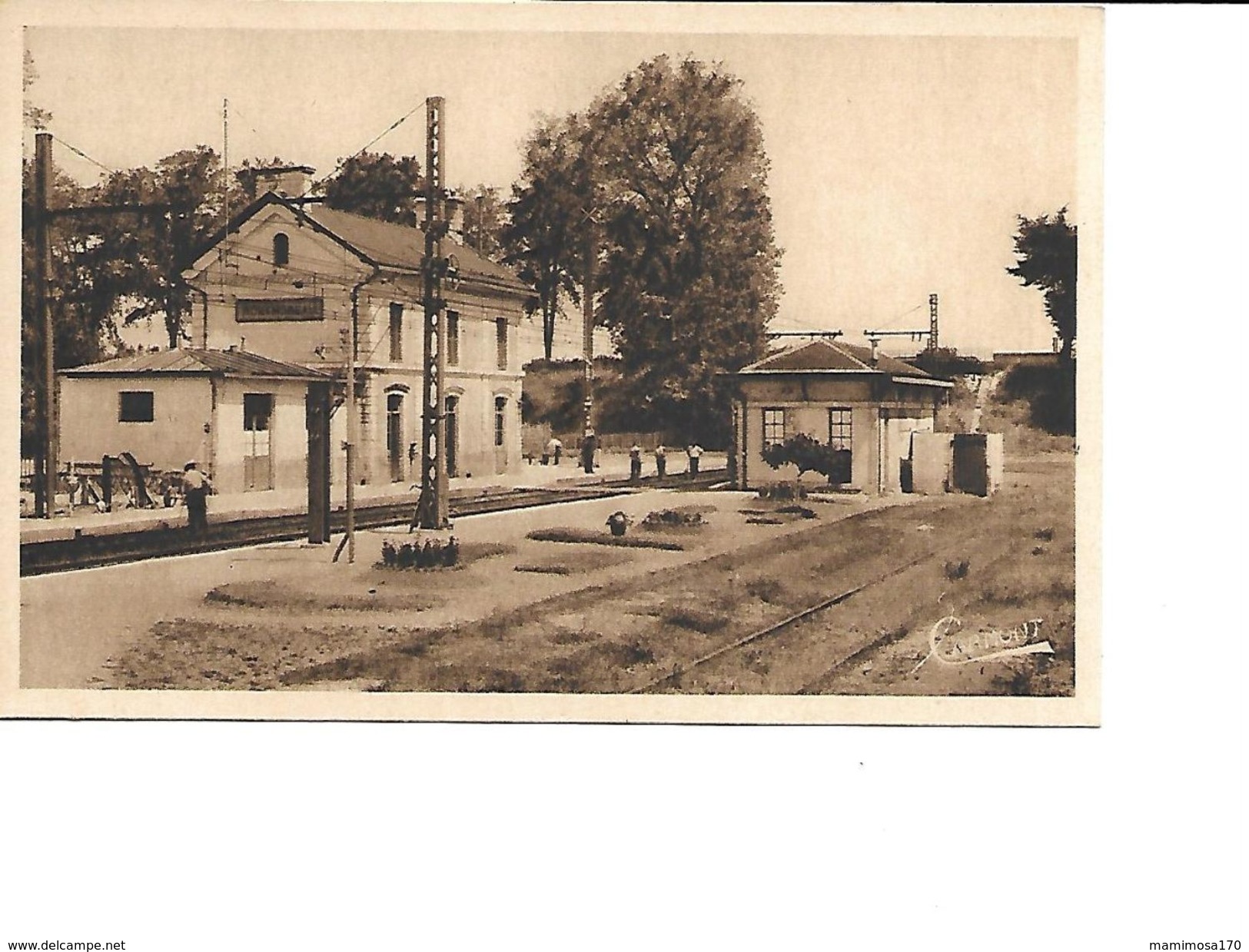 16-MONTMOREAU-Une Vue Des Ouvriers Travaillant Sur La Voie Ferrée De La Gare-*Construite En 1855* - Autres & Non Classés