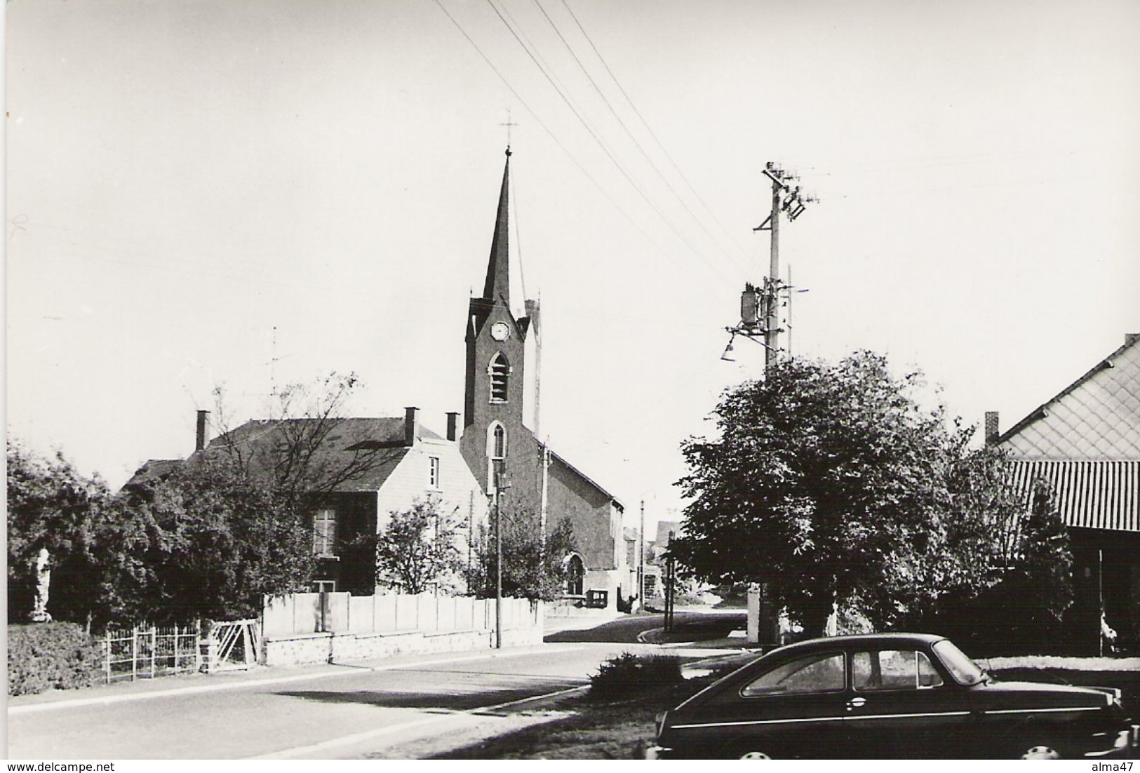 Haut-Fays - LOT 3 CP - Presbytère église - Hôtel Ardennes Gros Plan Et Voitures Des Années 90 - Hôtel Rue Bordée Arbres - Daverdisse