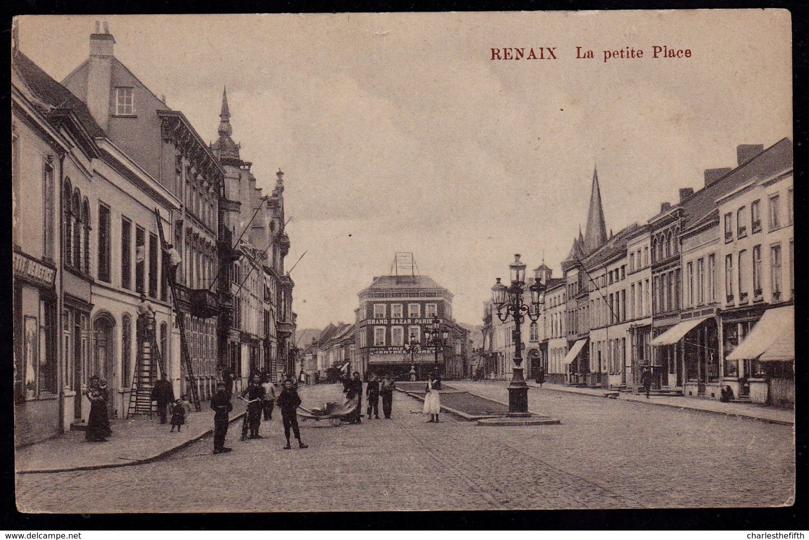 RENAIX - RONSE -- LA PETITE PLACE -  Animée - Carte Vierge - à Gauche Peintre - échelle - Au Milieu Grand Bazar Parisien - Renaix - Ronse