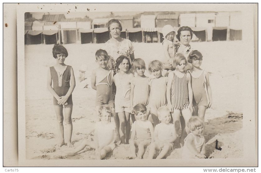 Carte-Photo - Enfants Mode Maillot Bains - Plage Baignade - Cabines - Groupes D'enfants & Familles