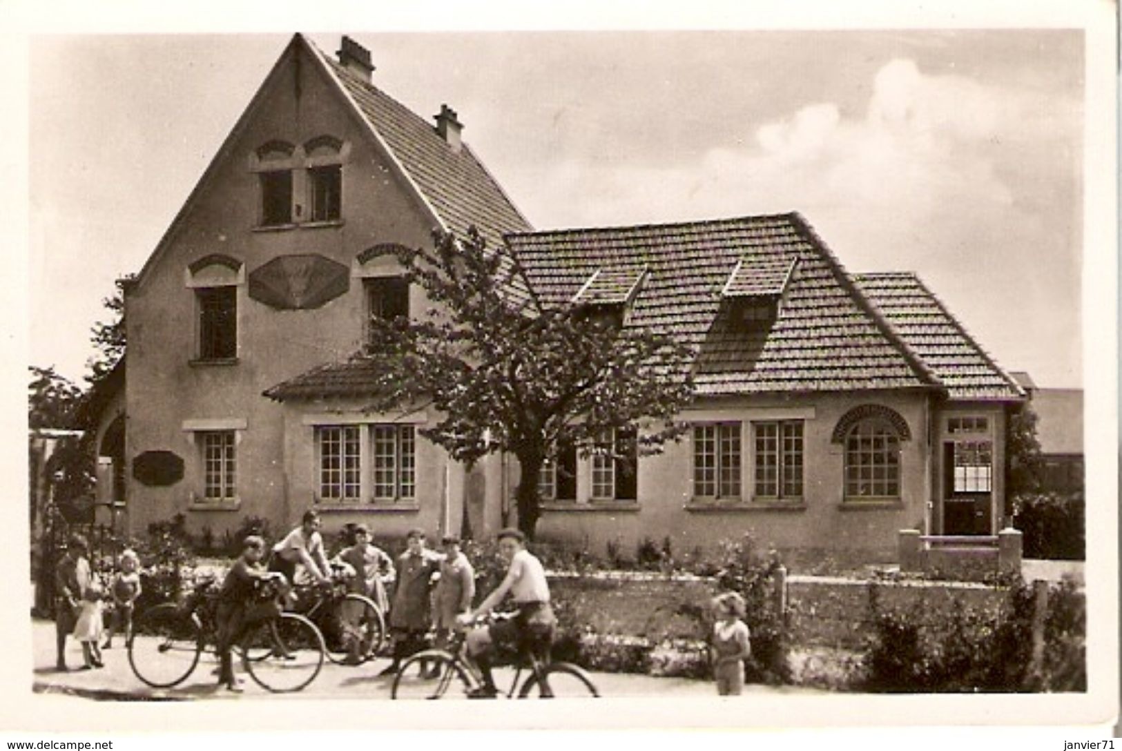 Lomme : Bâtiment Du Centre D'Hygiène Sociale "goute De Lait" - Lomme