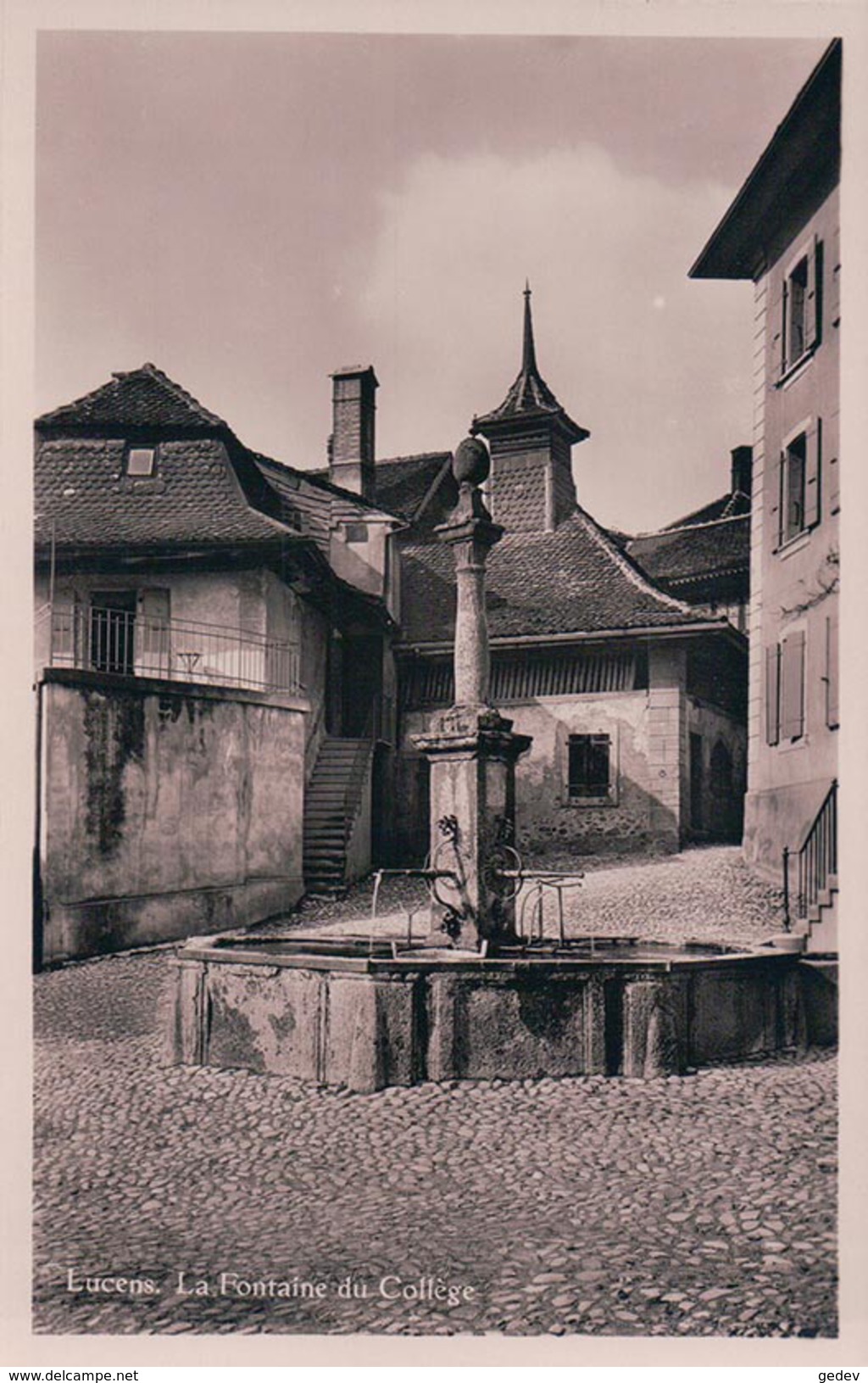 Lucens La Fontaine Du Collège (319) - Lucens