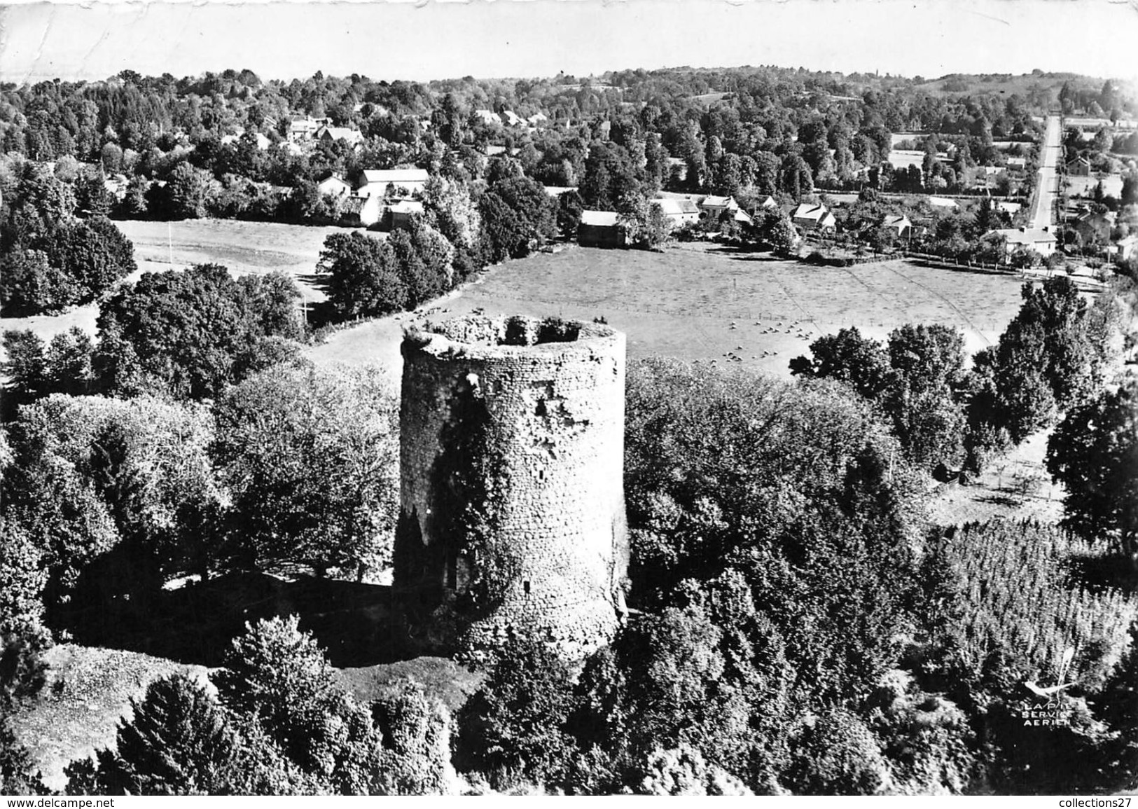 23-LA SOUTERRAINE- TOUR DE BRIDIERS , VUE DU CIEL - La Souterraine