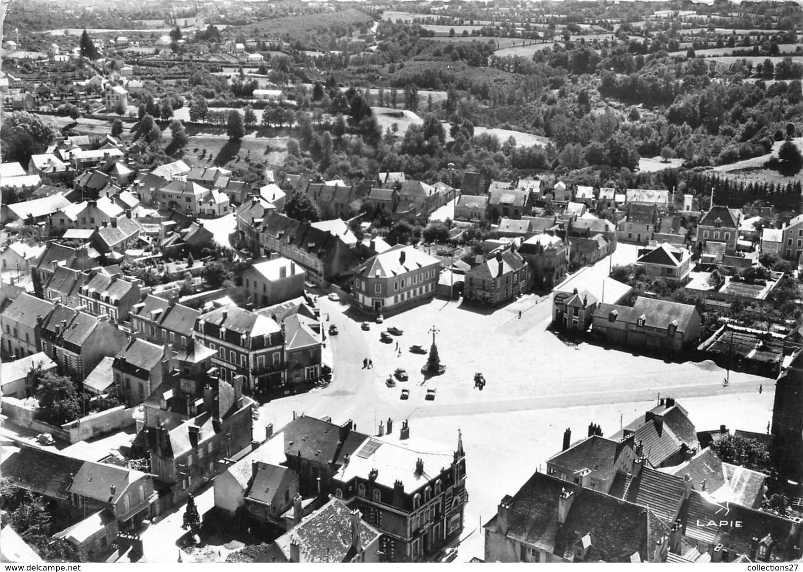 23-BOUSSAC- VUE DU CIEL PLACE DU MARCHE - Boussac