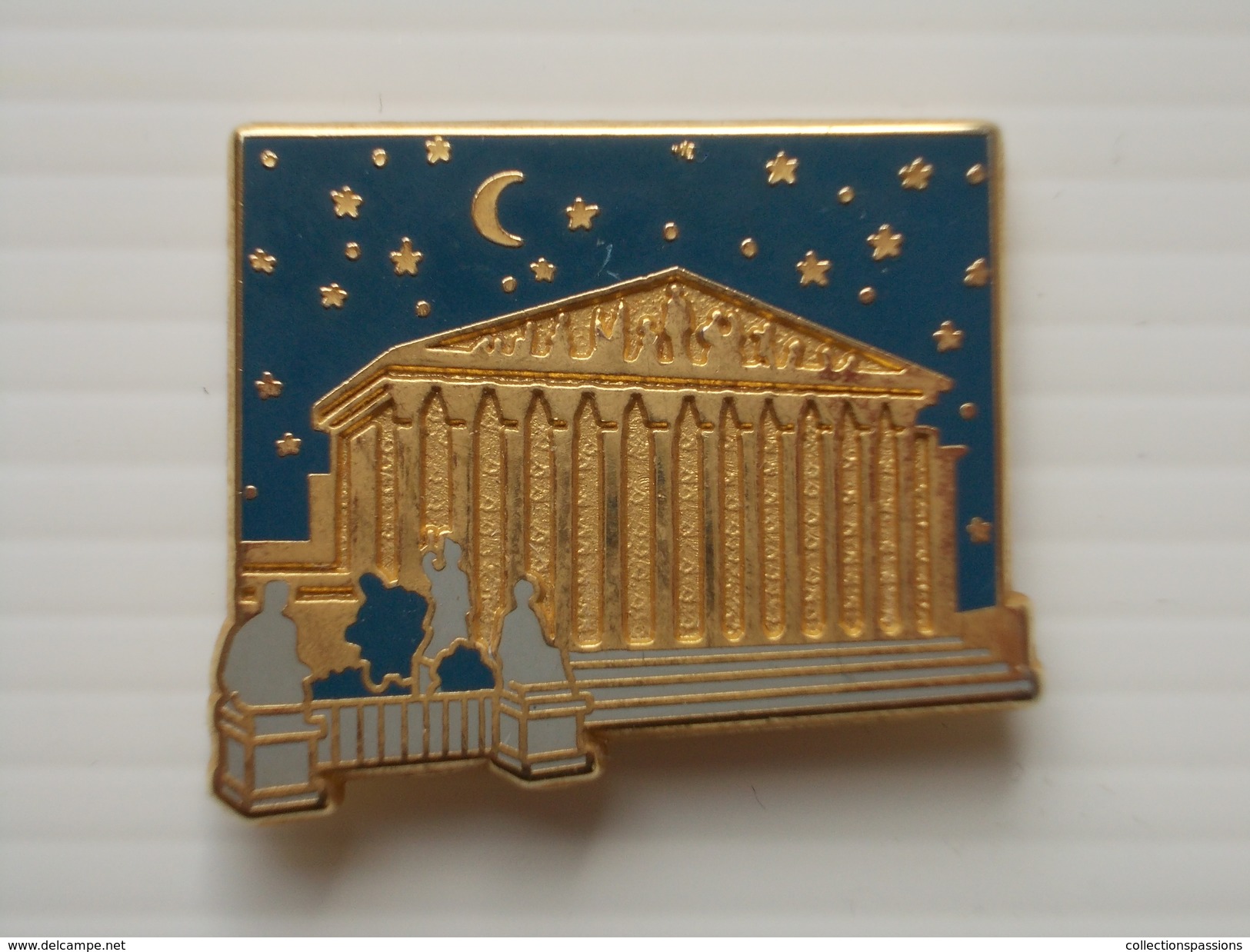 Pin's - Arthus Bertrand - Assemblée Nationale - Arthus Bertrand