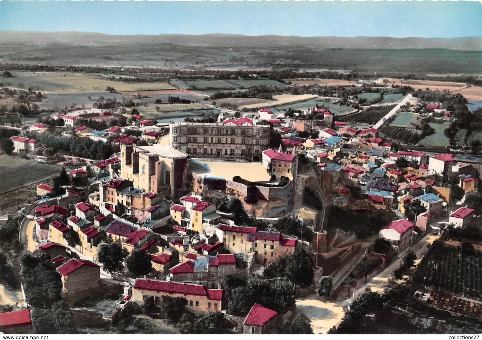 26-GRIGNAN-VUE AERIENNE GENERALE SUR LE CHATEAU ET LE VILLAGE - Grignan